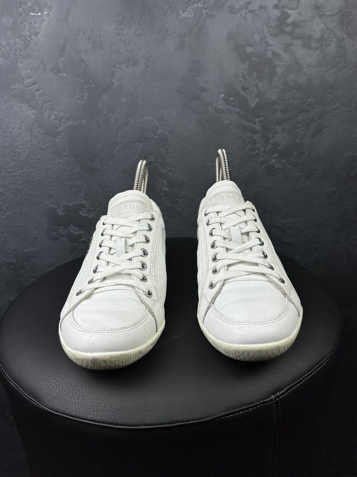 Prada Prada Vintage Leather Casual Low Top Shoes Womens's Size 37 Size US 7 / IT 37 - 4 Thumbnail