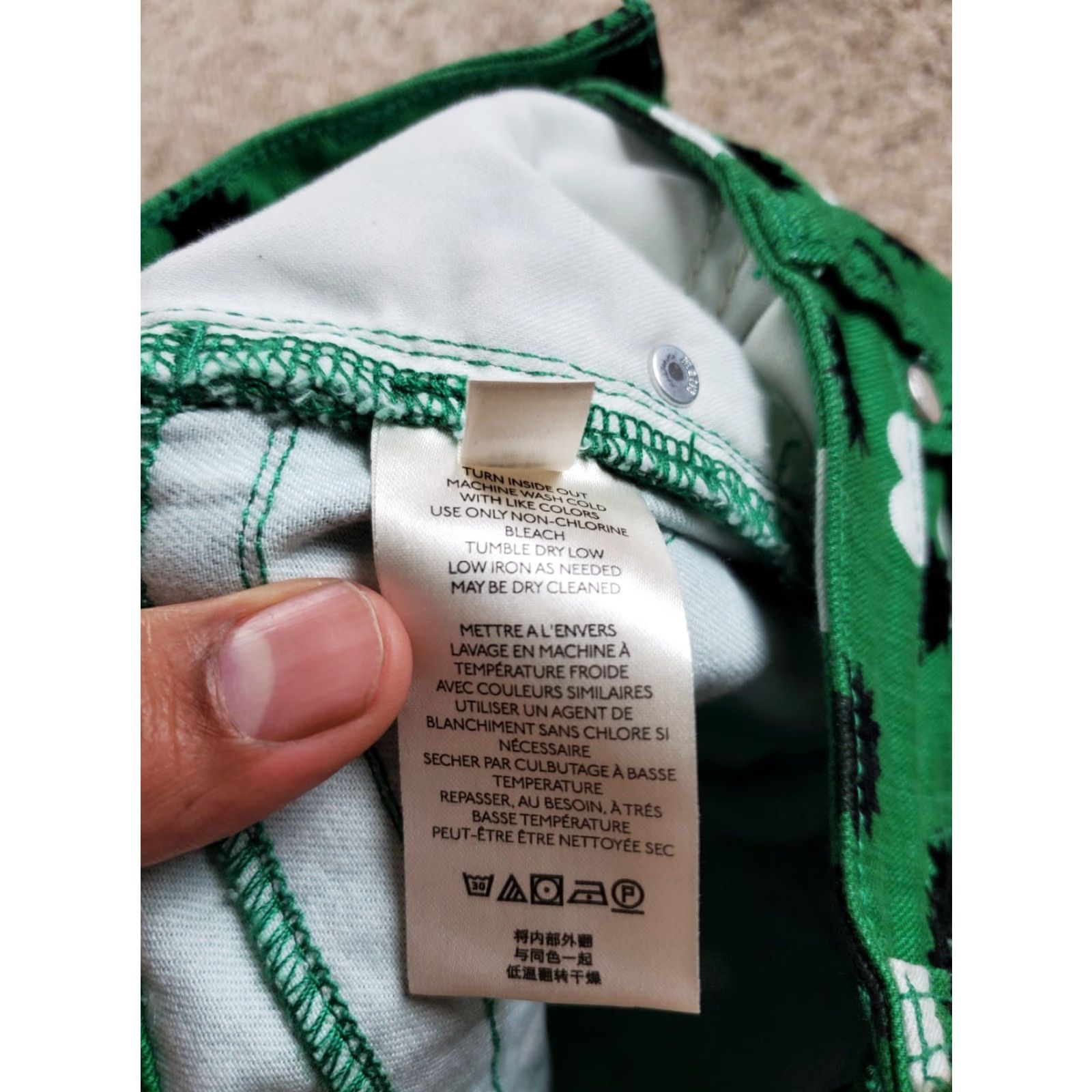 Anthropologie VINTAGE Anthropologie Maeve The Cigarette Slim Jeans Size 26 Green Heart Print Denim NWT Size 26" / US 2 / IT 38 - 6 Thumbnail