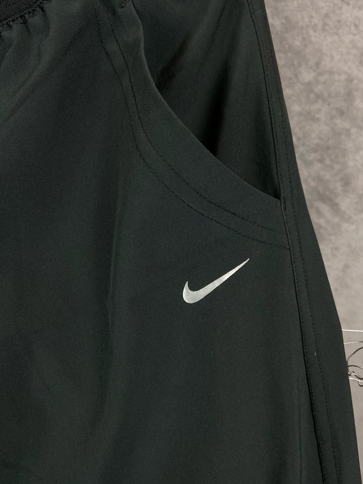 Nike Nike Black Track Pants / Soft Athletic Minimal (S) Size US 30 / EU 46 - 2 Thumbnail