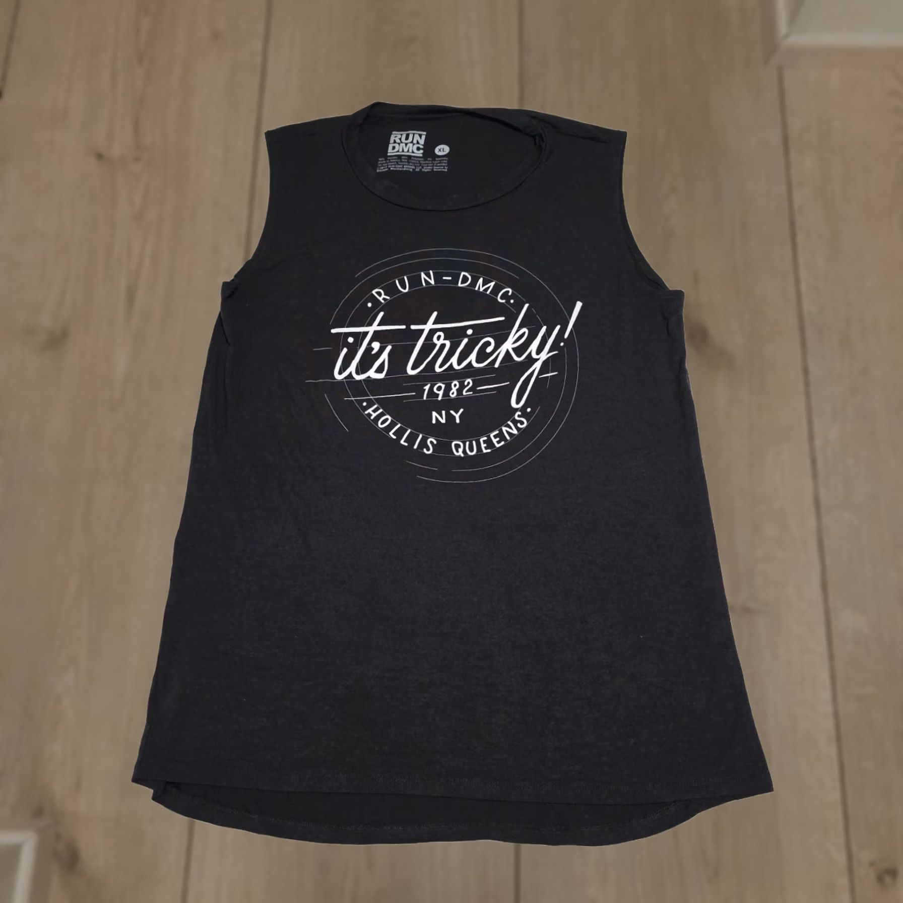 RUN DMC. It's TRICKY T-Shirt XL Black Sleeveless Retro Slim Unisex Adults Hip-hop Rap Graphic Print 1982 VINTAGE?