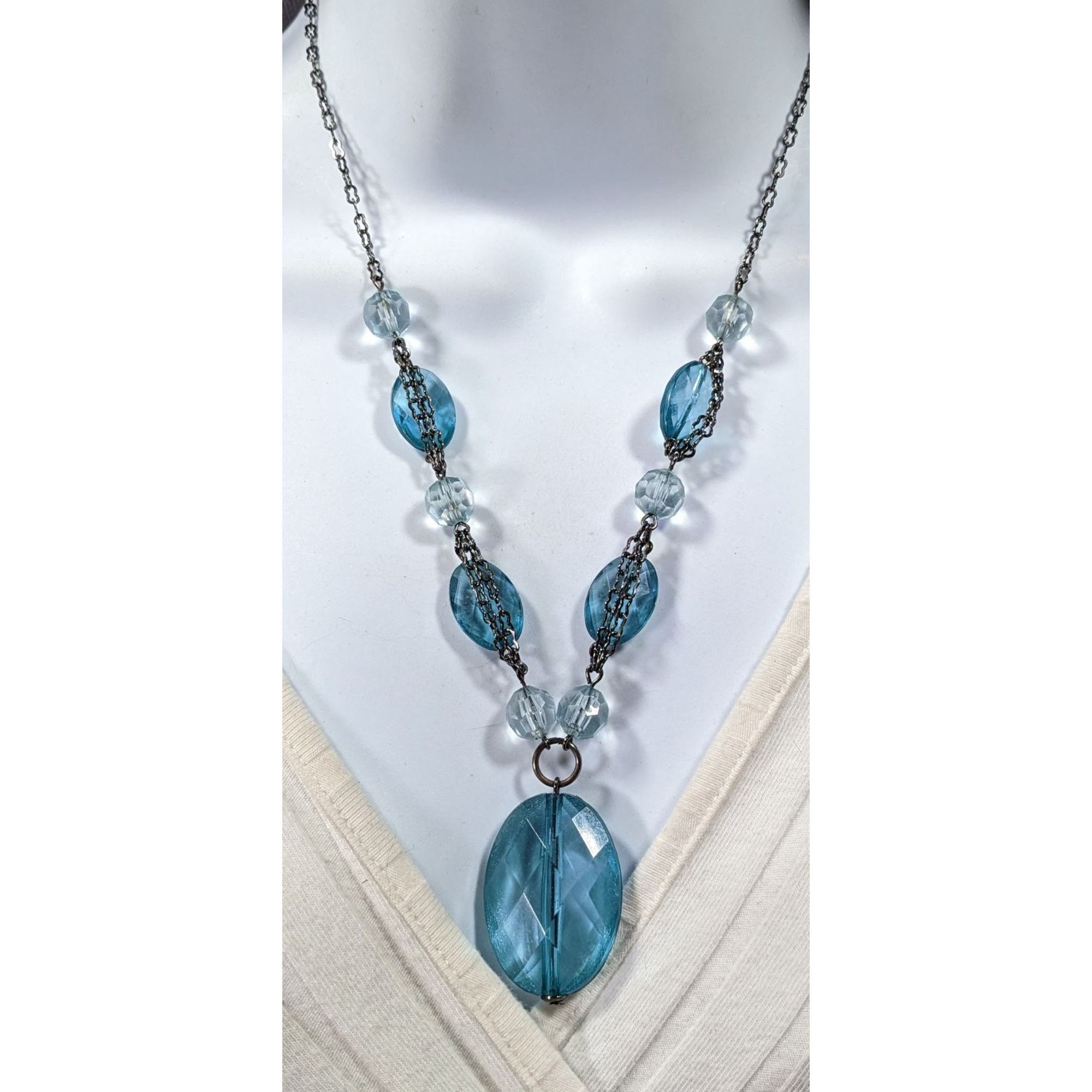 Other Translucent Blue Gemmed Beaded Pendant Necklace Size ONE SIZE - 4 Thumbnail