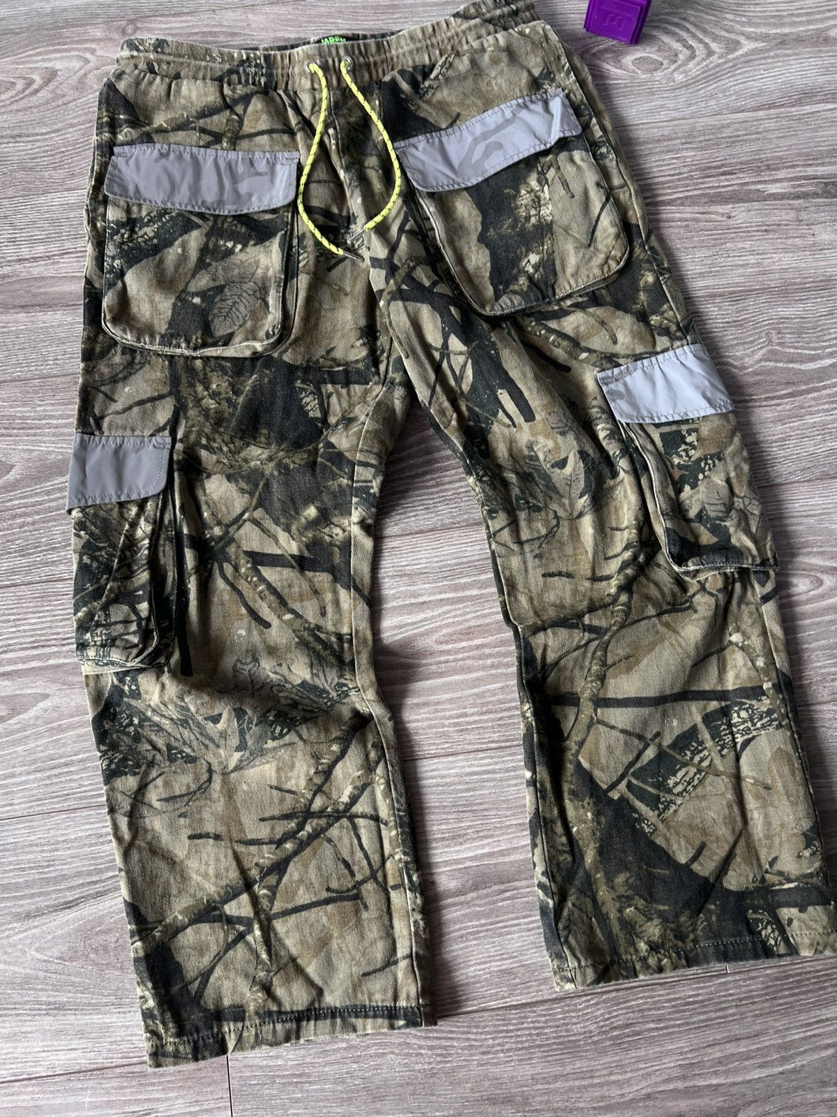 Jaded London Jaded London Reflective Patch Pocket Y2k Sequin Camo Pants Size US 34 / EU 50 - 8 Thumbnail