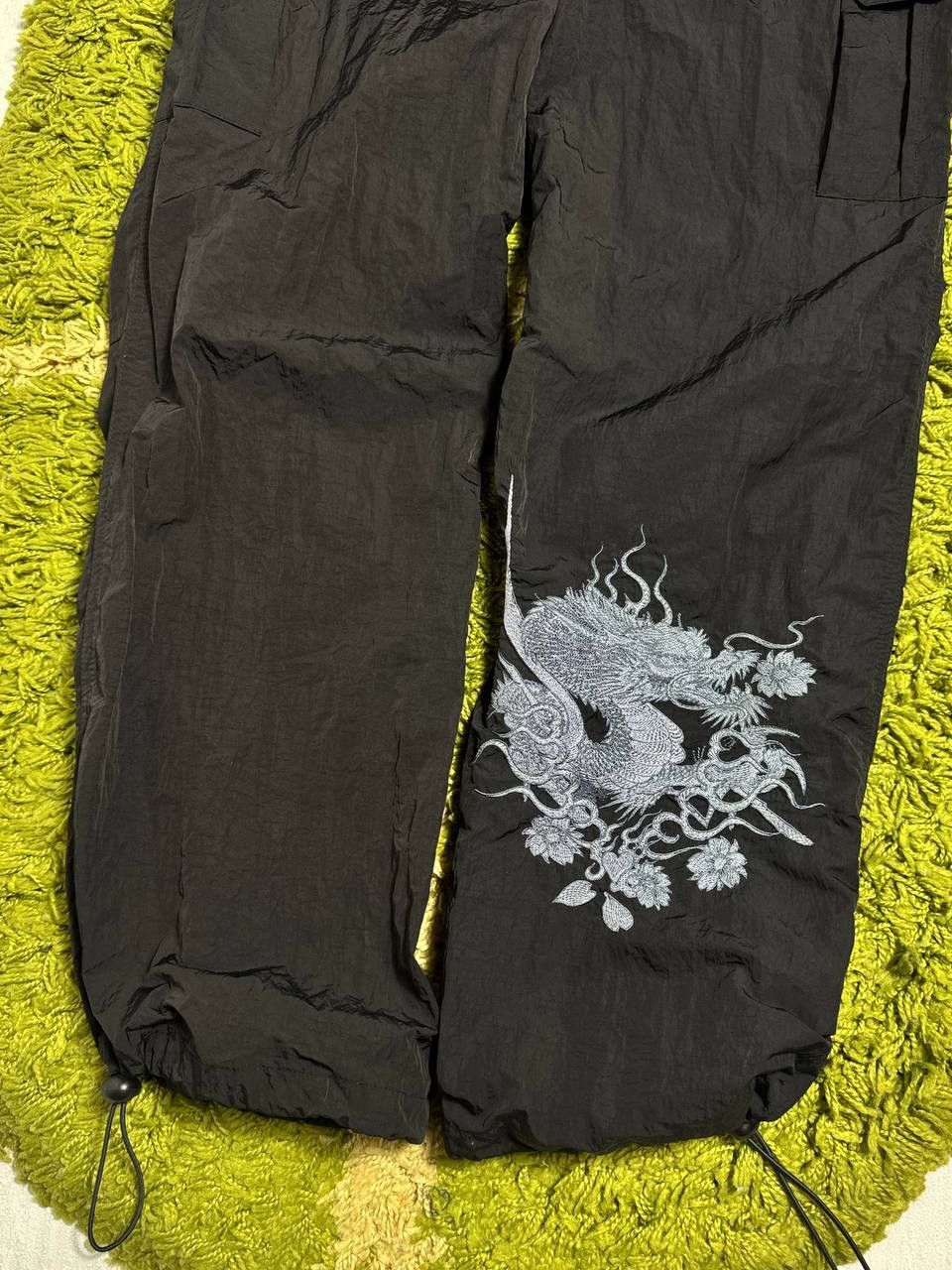 Ed Hardy Ed Hardy Black Nylon Dragon Embroidered Cargo Pants Size 32" / US 10 / IT 46 - 9 Thumbnail