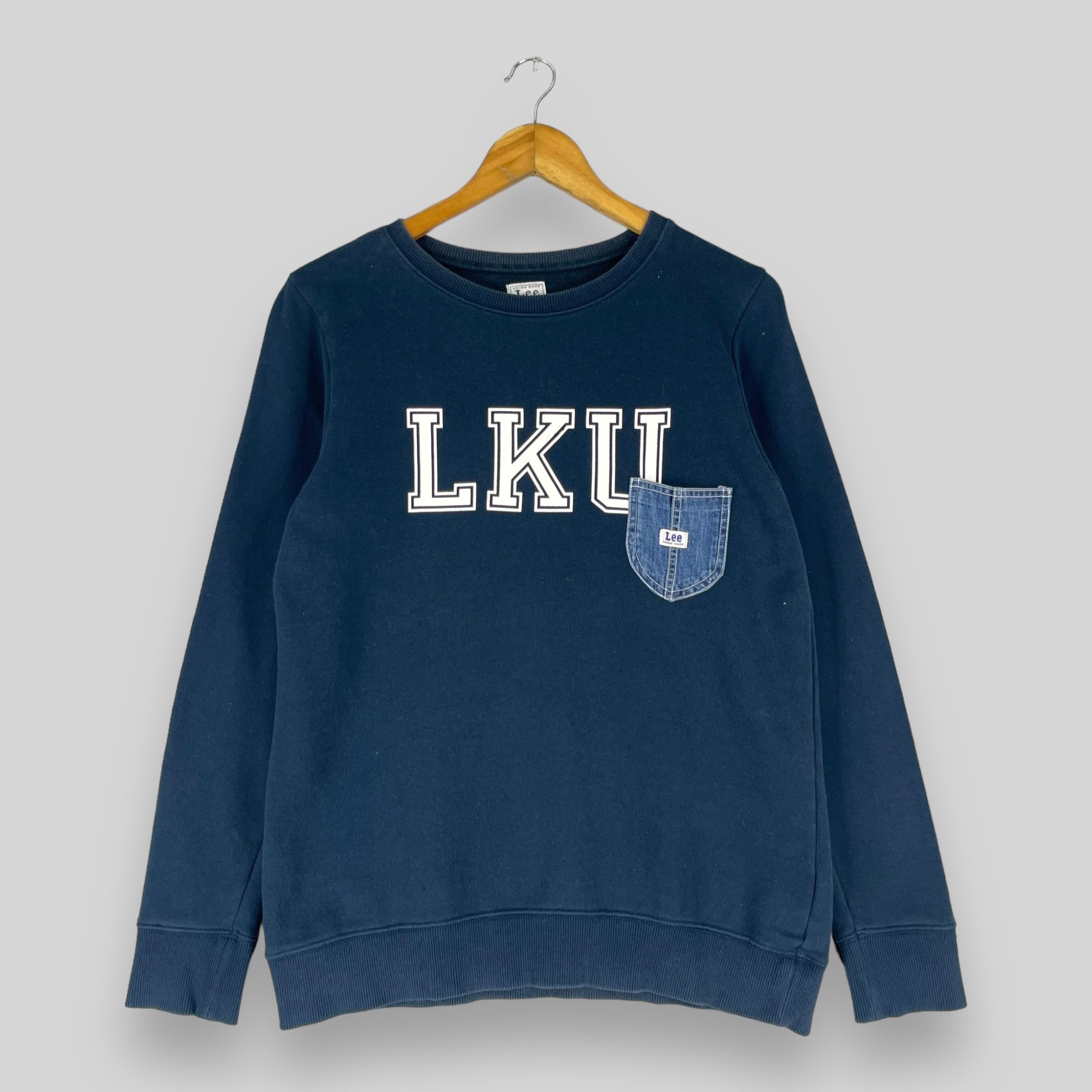 Lee × Vintage Vintage LEE Spellout Printed Teen Single Pocket Sweatshirt Size M / US 6-8 / IT 42-44 - 1 Thumbnail