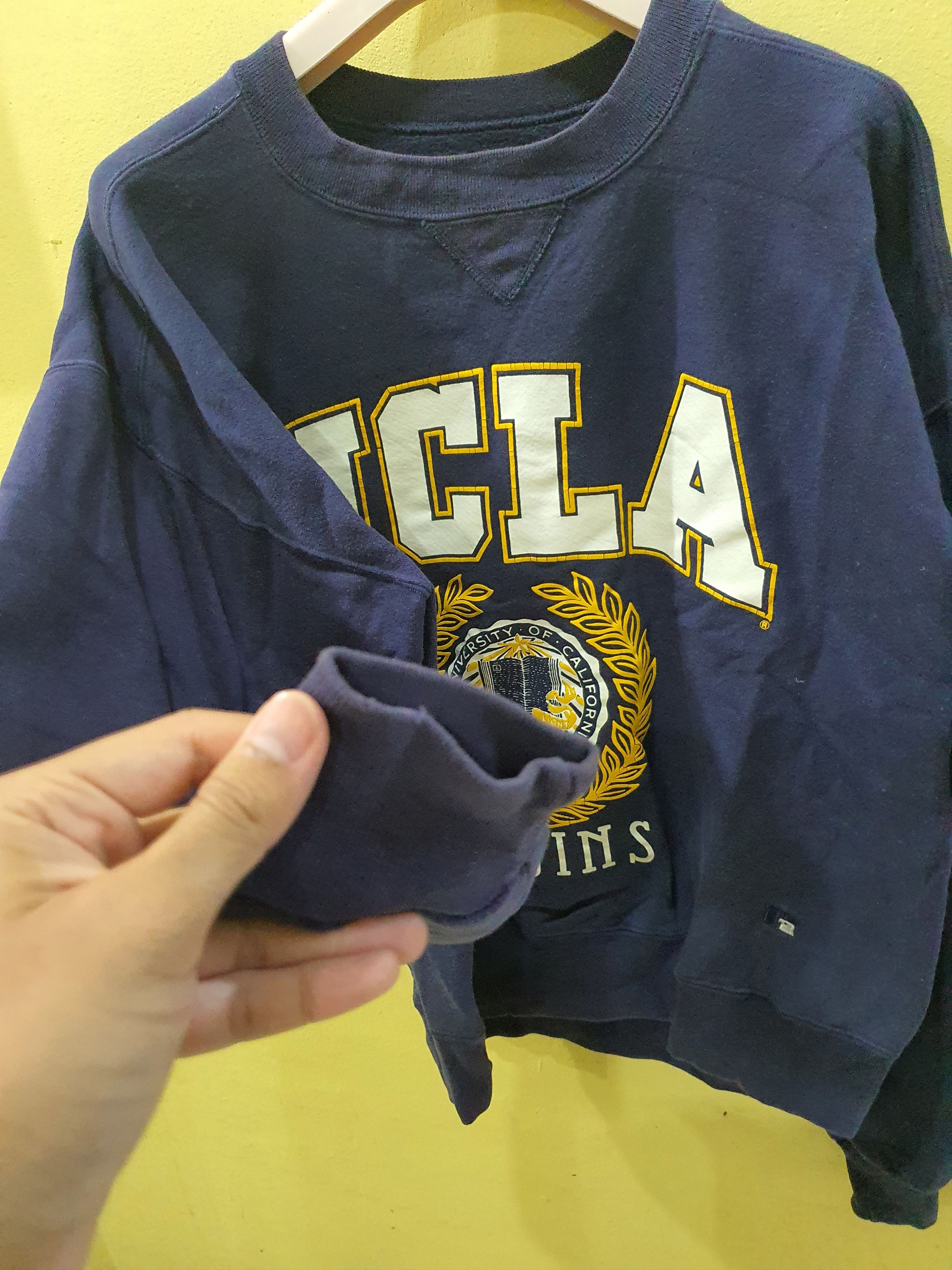 Russell Athletic UCLA Bruins crewneck sweatshirt Size US L / EU 52-54 / 3 - 8 Thumbnail