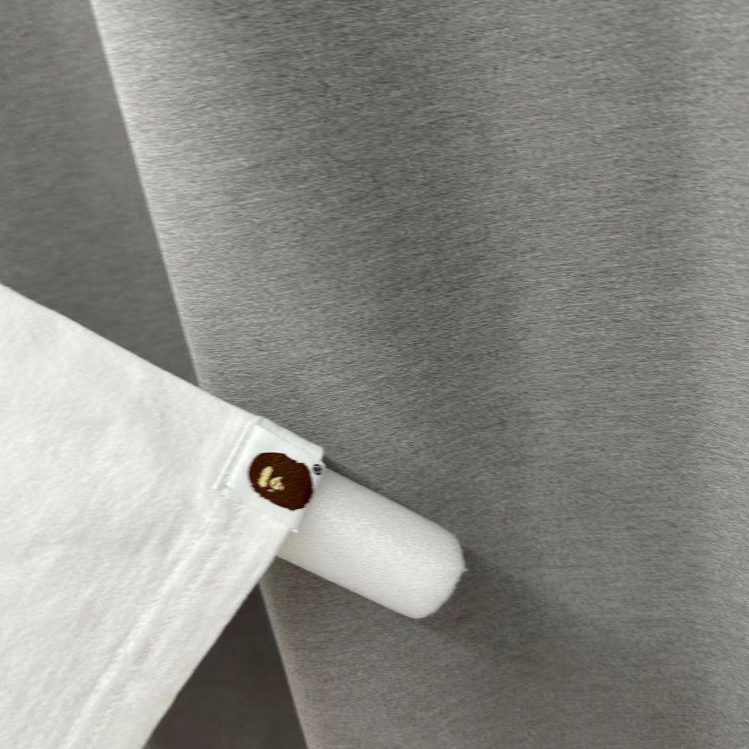 Bape WORLD GONE MAD TEE Size US M / EU 48-50 / 2 - 5 Thumbnail