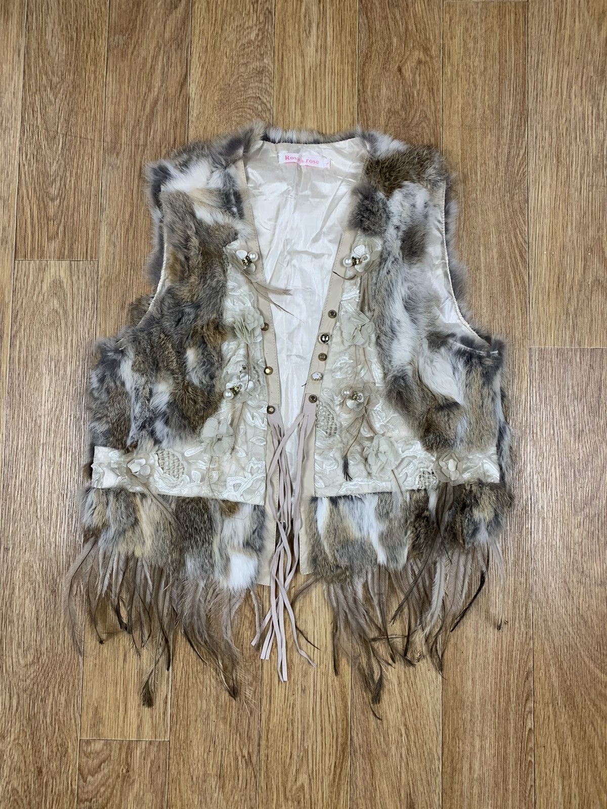 If Six Was Nine Real Rabbit Fur Vest Charm Pearls Decorations and Feathers Size M / US 6-8 / IT 42-44 - 1 Thumbnail