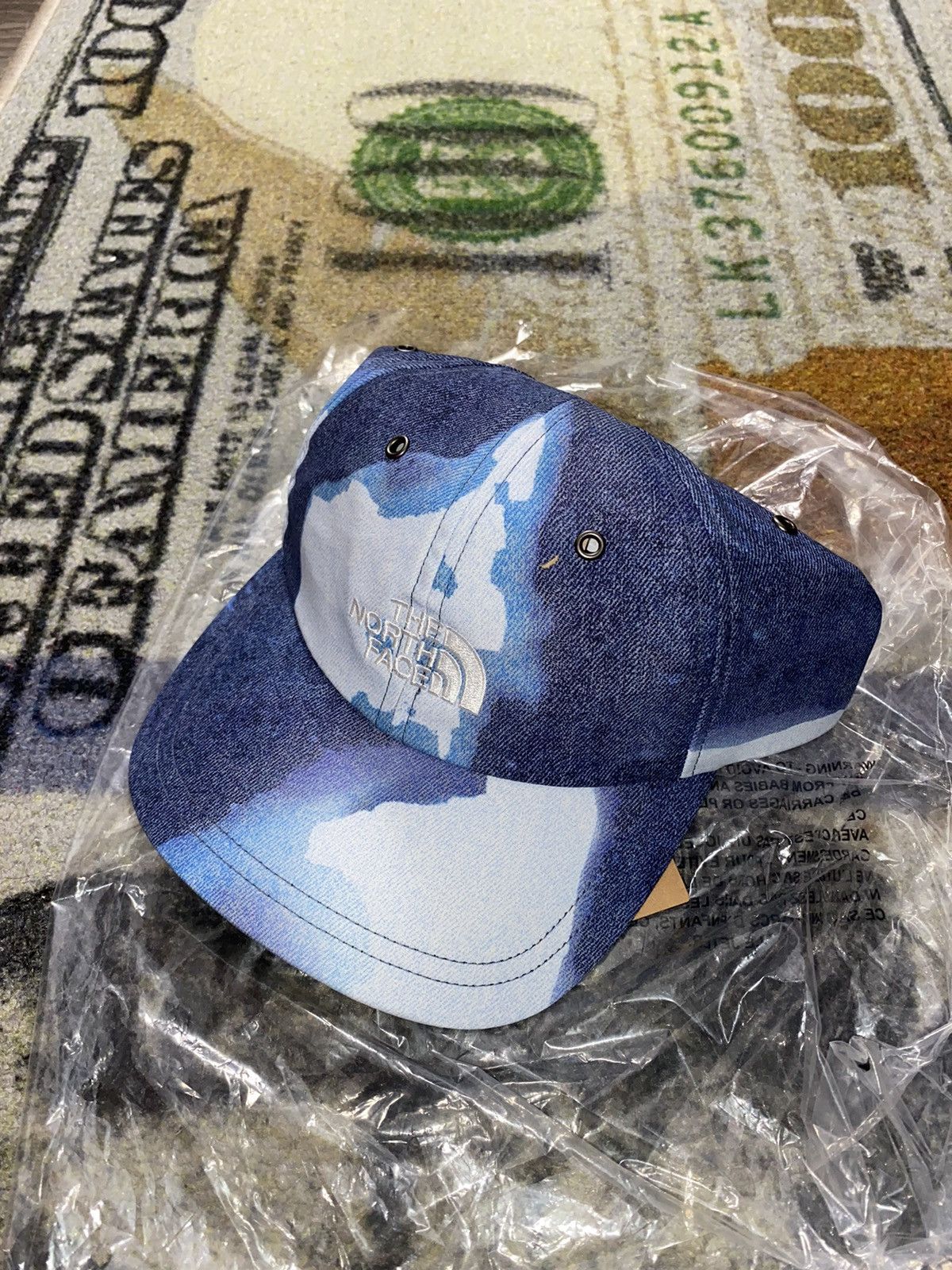 Supreme × The North Face Supreme x The North Face Bleached Denim Print 6-Panel Size ONE SIZE - 1 Thumbnail