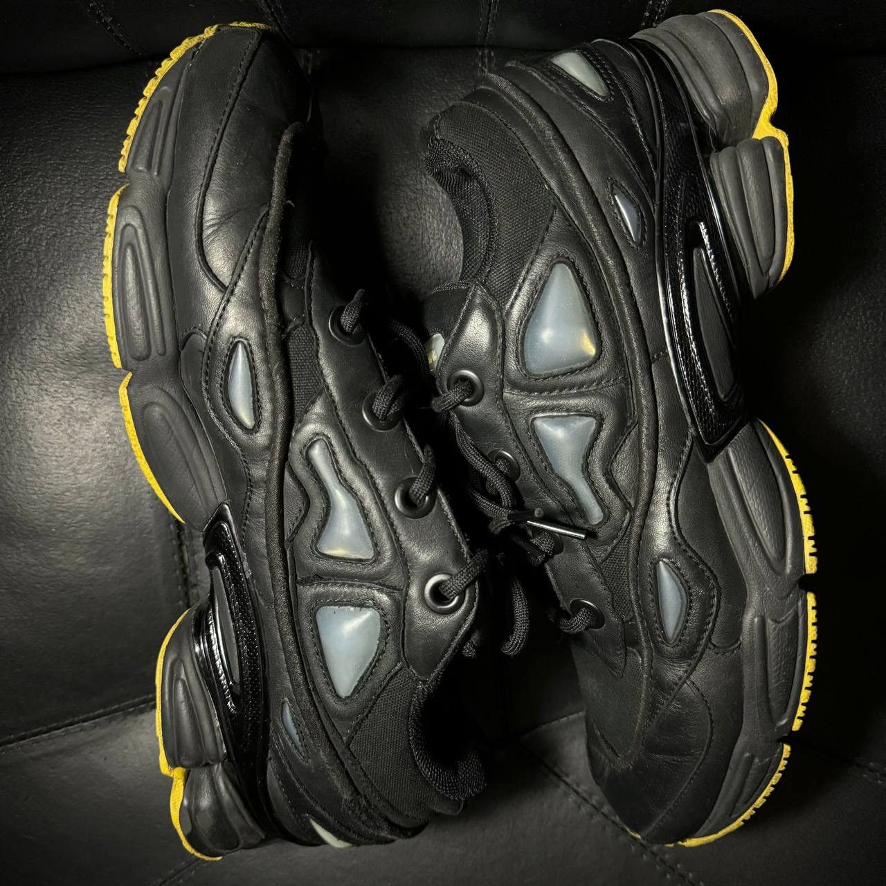 Adidas × Raf Simons Adidas Raf Simons Ozweego Corn Black Size US 11 / EU 44 - 4 Thumbnail
