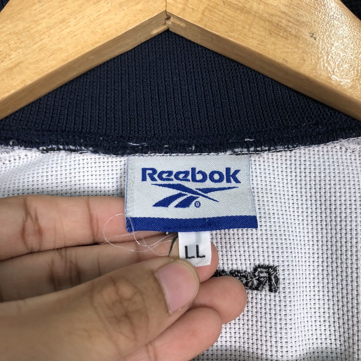 Reebok × Vintage Vintage Reebok Track Top Sweater Sportswear Running Wear Size US L / EU 52-54 / 3 - 19 Thumbnail