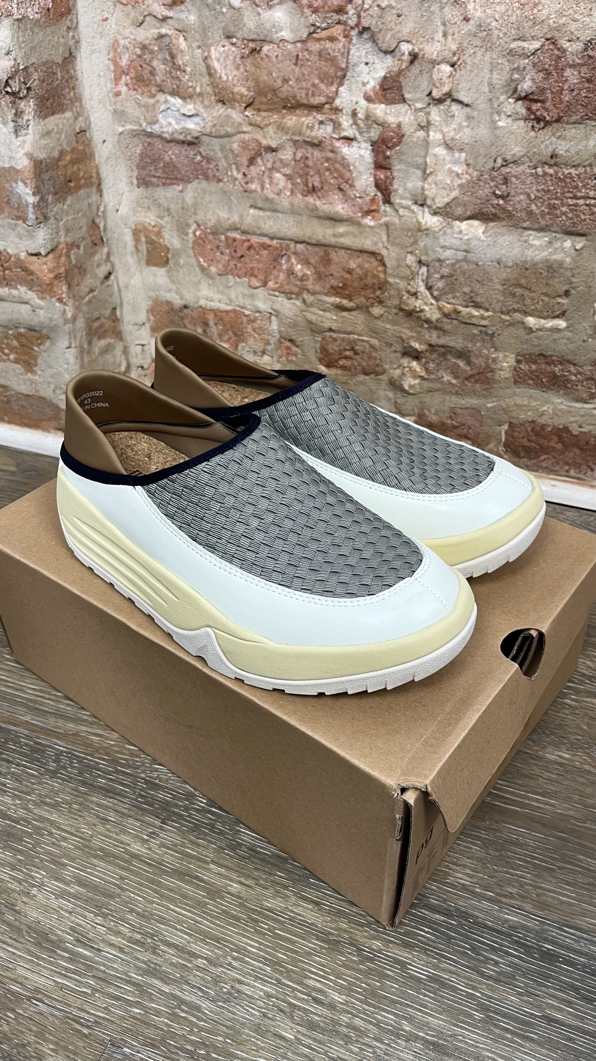 Japanese Brand Playground Garden Woven Size US 10 / EU 43 - 1 Thumbnail