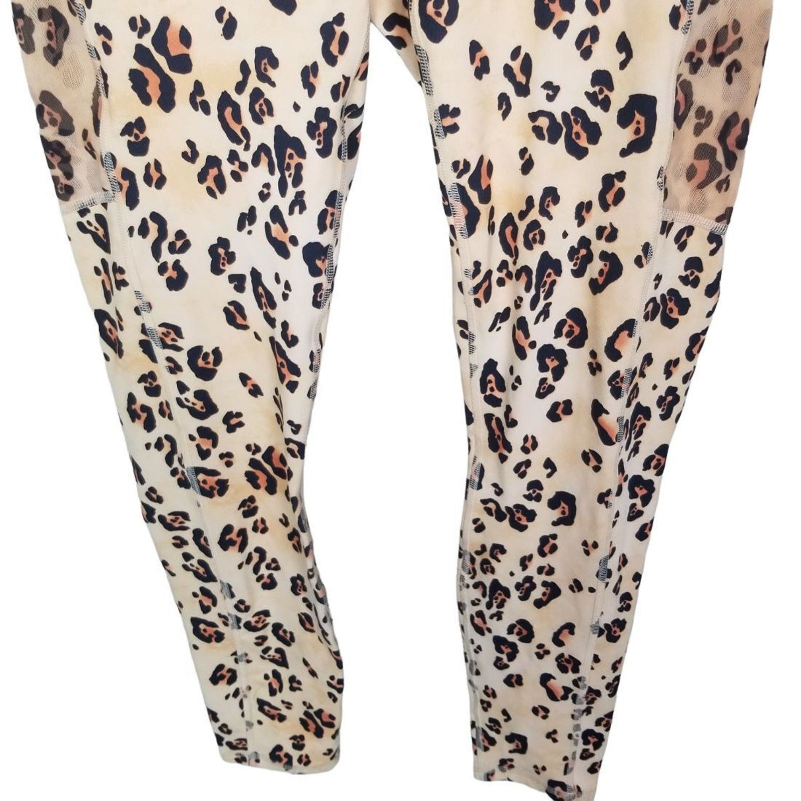 Fabletics Fabletics On-The-Go Powerhold High Waist Leggings Leopard Size 25" / US 0 / IT 36 - 4 Thumbnail