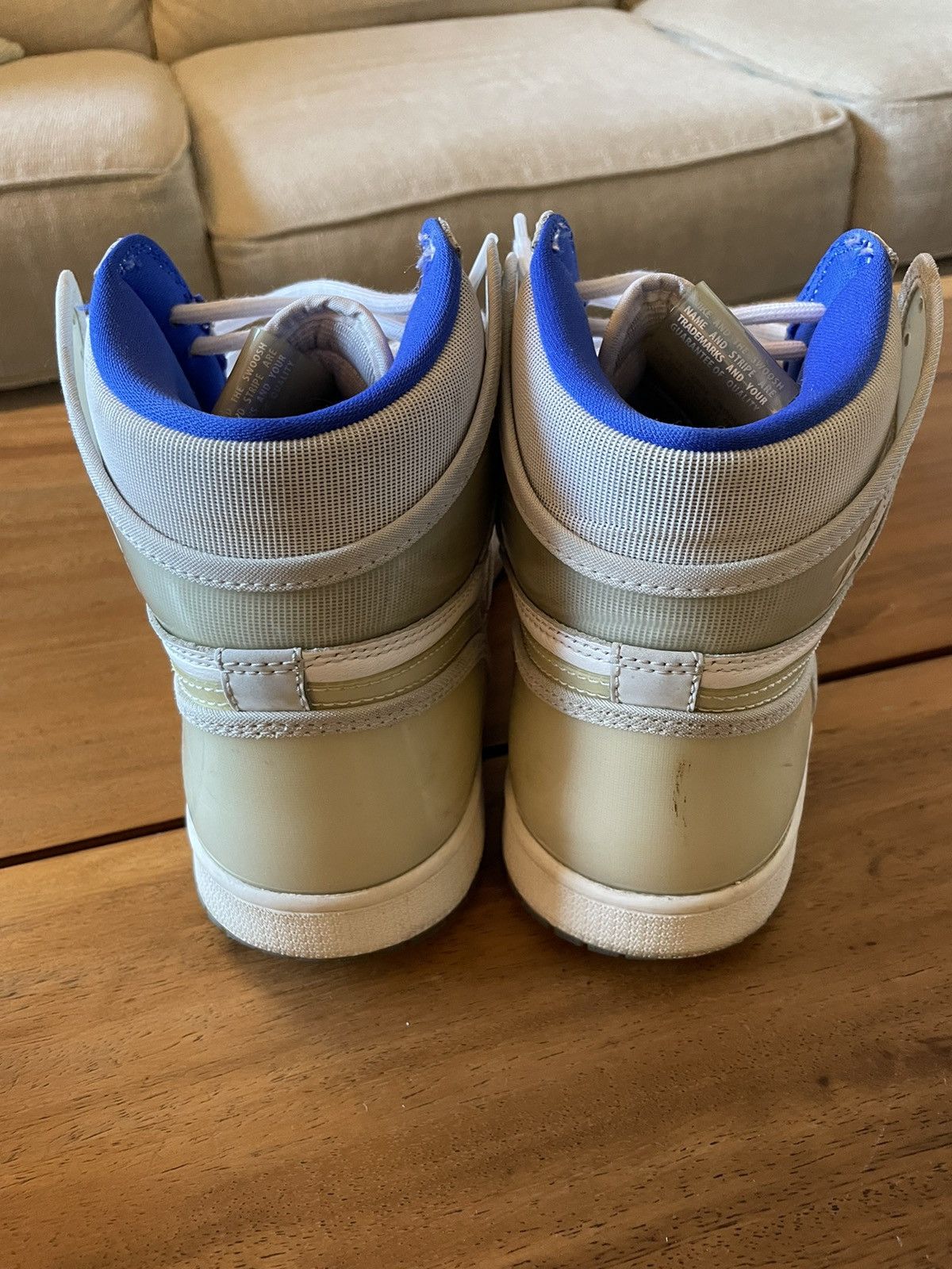 Jordan Brand × Nike Jordan 1 Retro High Size US 10.5 / EU 43-44 - 2 Thumbnail