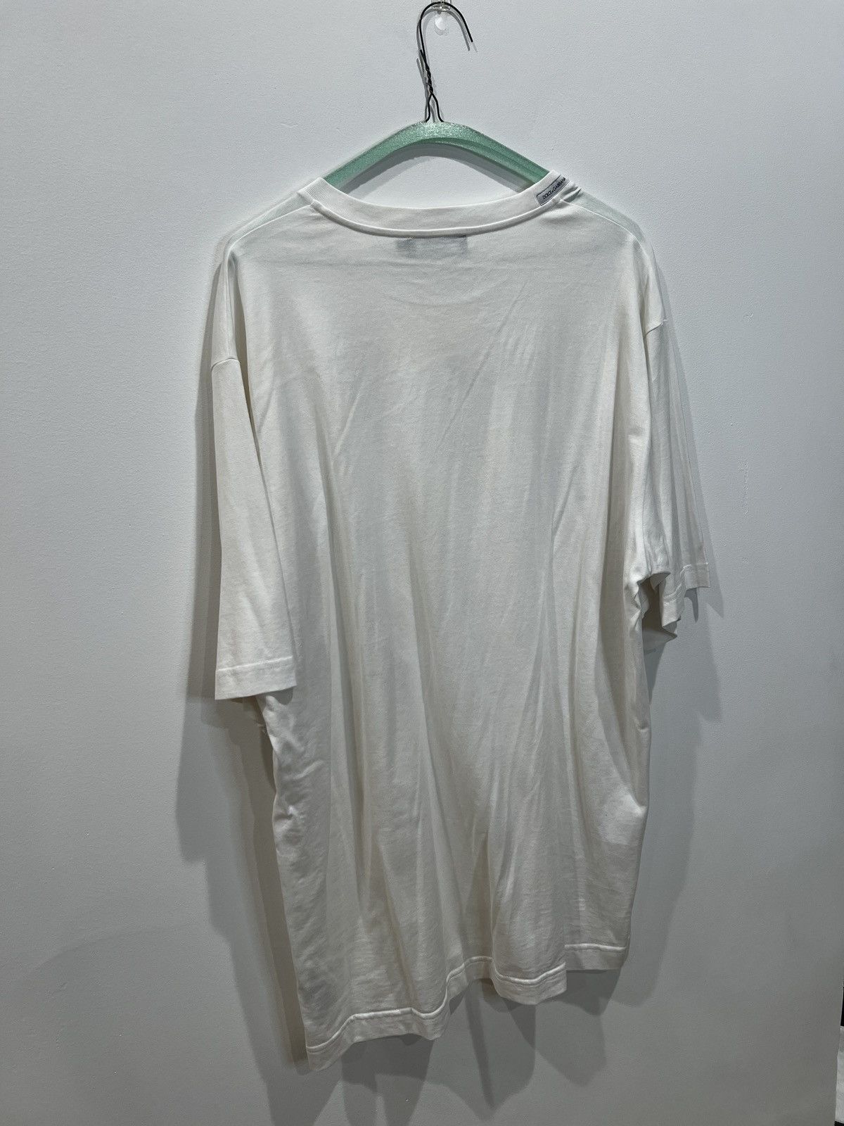 Dolce & Gabbana Dolce & Gabbana White DG Logo Metal-Badge Tee Made in Italy Size US L / EU 52-54 / 3 - 7 Thumbnail