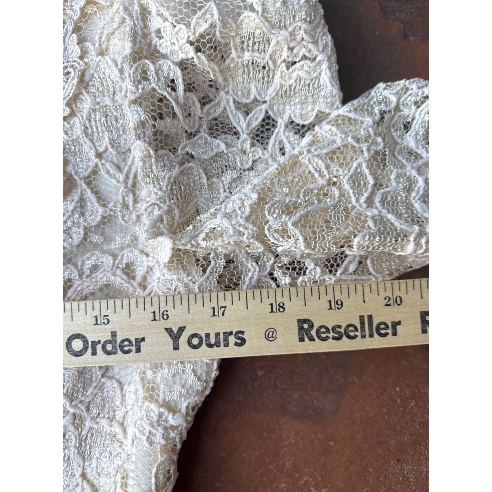 Vintage VINTAGE Cachet 80s Bari Protas Laced Pearl Victorian Top Women’s 9/10 Ivory Lace Blouse with Pearl Detail Size M / US 6-8 / IT 42-44 - 4 Thumbnail