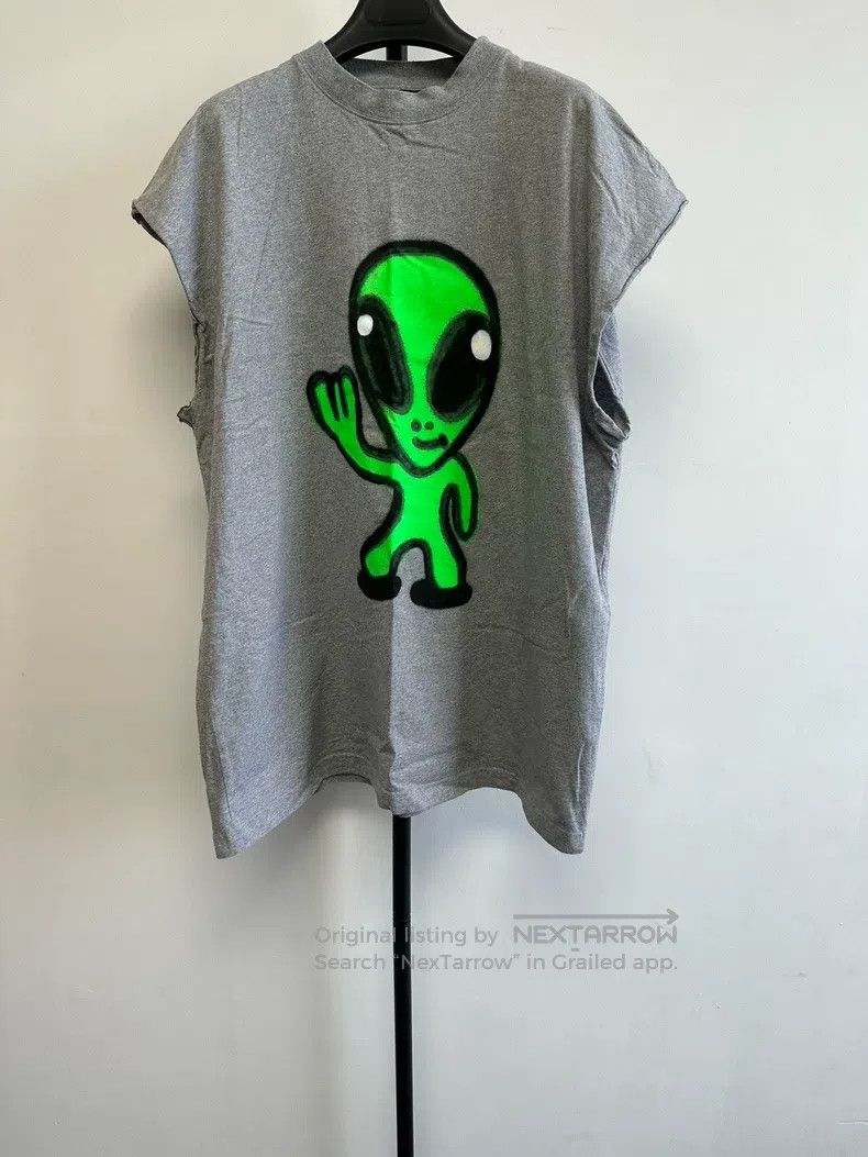 Balenciaga Balenciaga Solid Color Round Neck Pattern T-Shirt Size US M / EU 48-50 / 2 - 1 Thumbnail