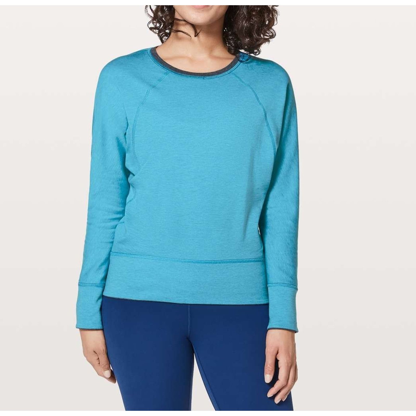 Lululemon Lululemon reversible sweatshirt long sleve blue Larg A001487 Size L / US 10 / IT 46 - 1 Thumbnail