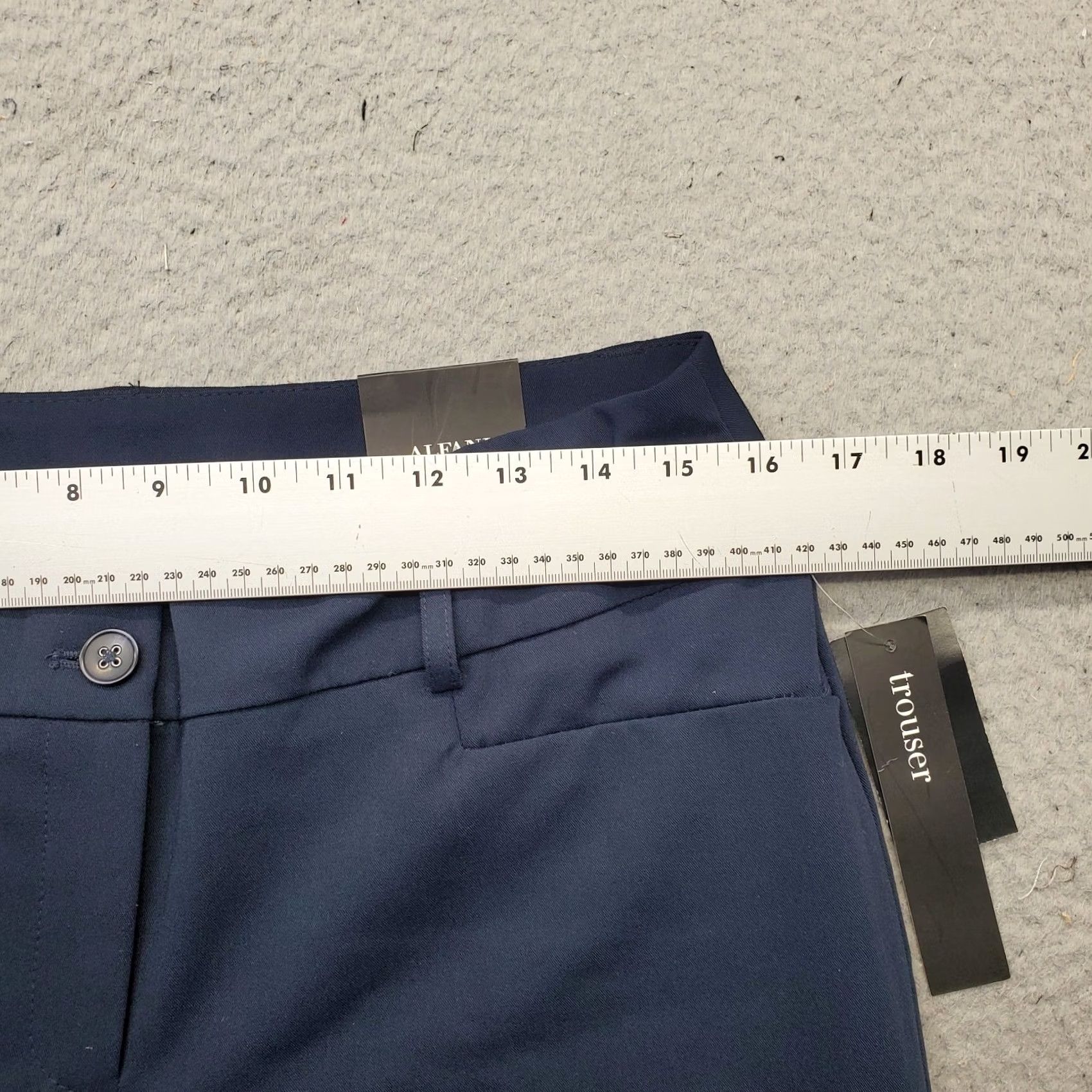 Alfani Alfani Navy Flat Front Trouser Pants Women 6 Button Fly Flared Leg 31" Inseam 2 Button Fly Size 28" / US 6 / IT 42 - 3 Thumbnail