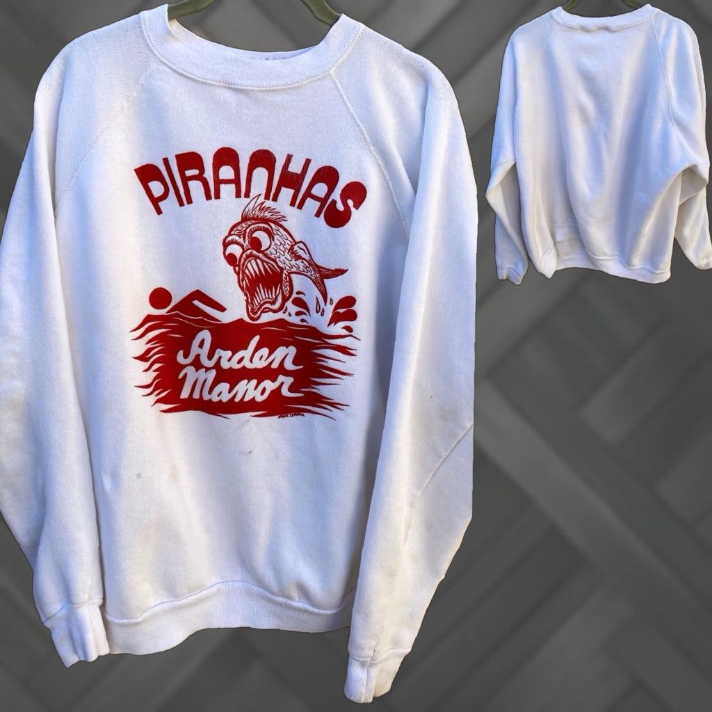 Vintage VINTAGE Piranhas Raglan Sweatshirt White XL Size US XL / EU 56 / 4 - 1 Thumbnail