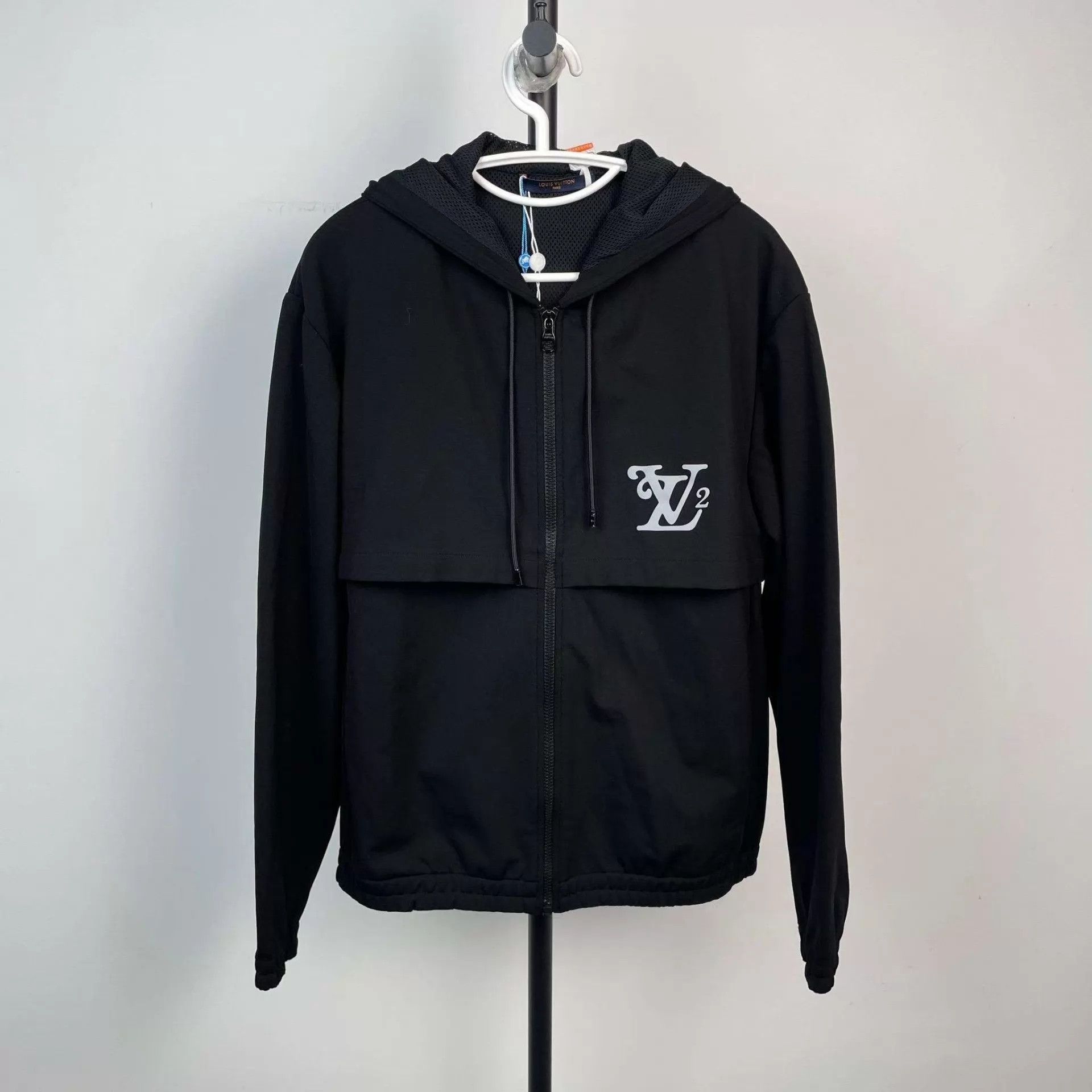 Louis Vuitton LV Black Hooded Jacket Fluorescent Logo Size S / US 4 / IT 40 - 1 Thumbnail