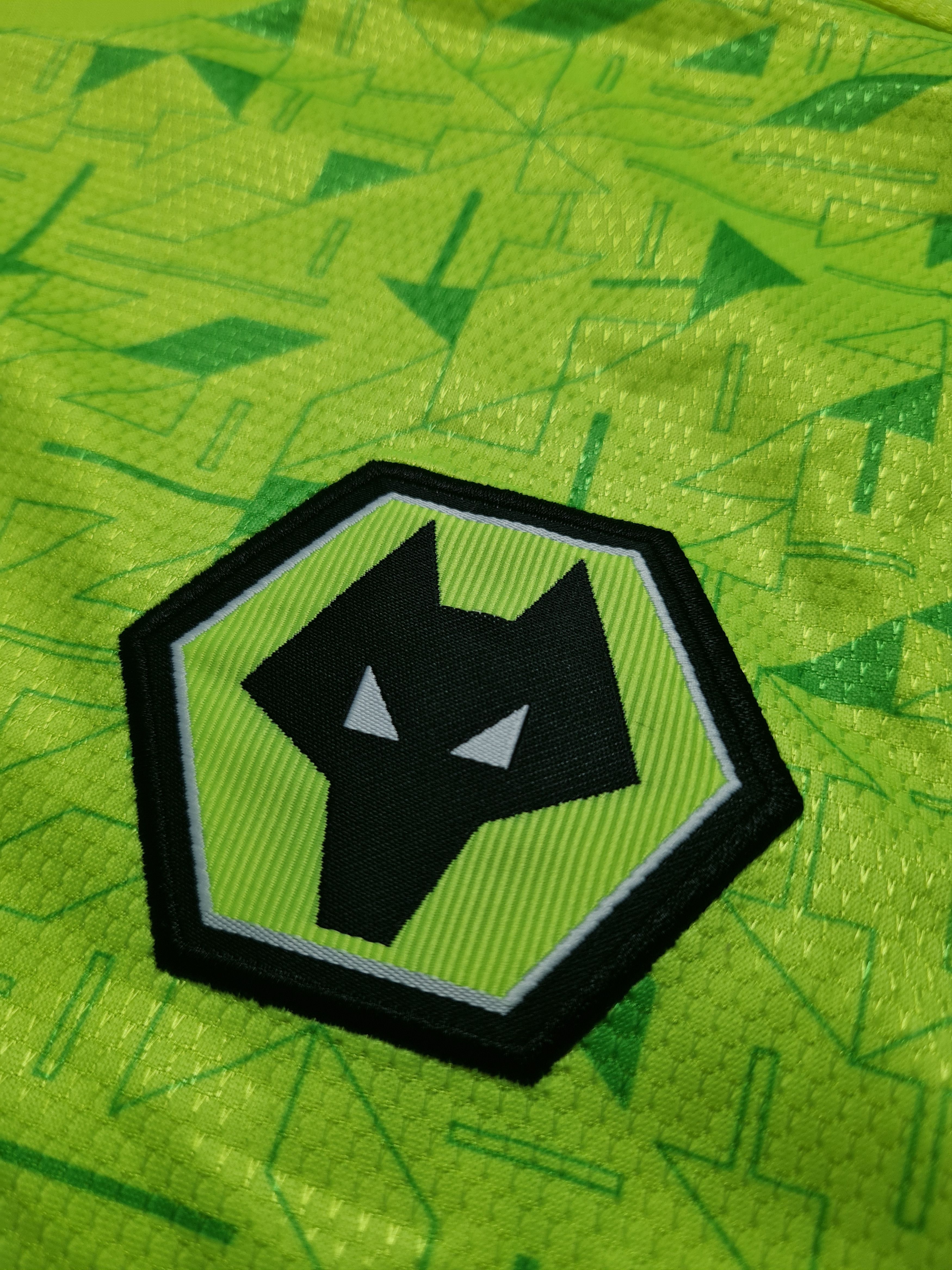 Castore WOLVERHAMPTON WANDERERS CASTORE SHIRT 23-24 SEASON AWAY Size US L / EU 52-54 / 3 - 10 Thumbnail