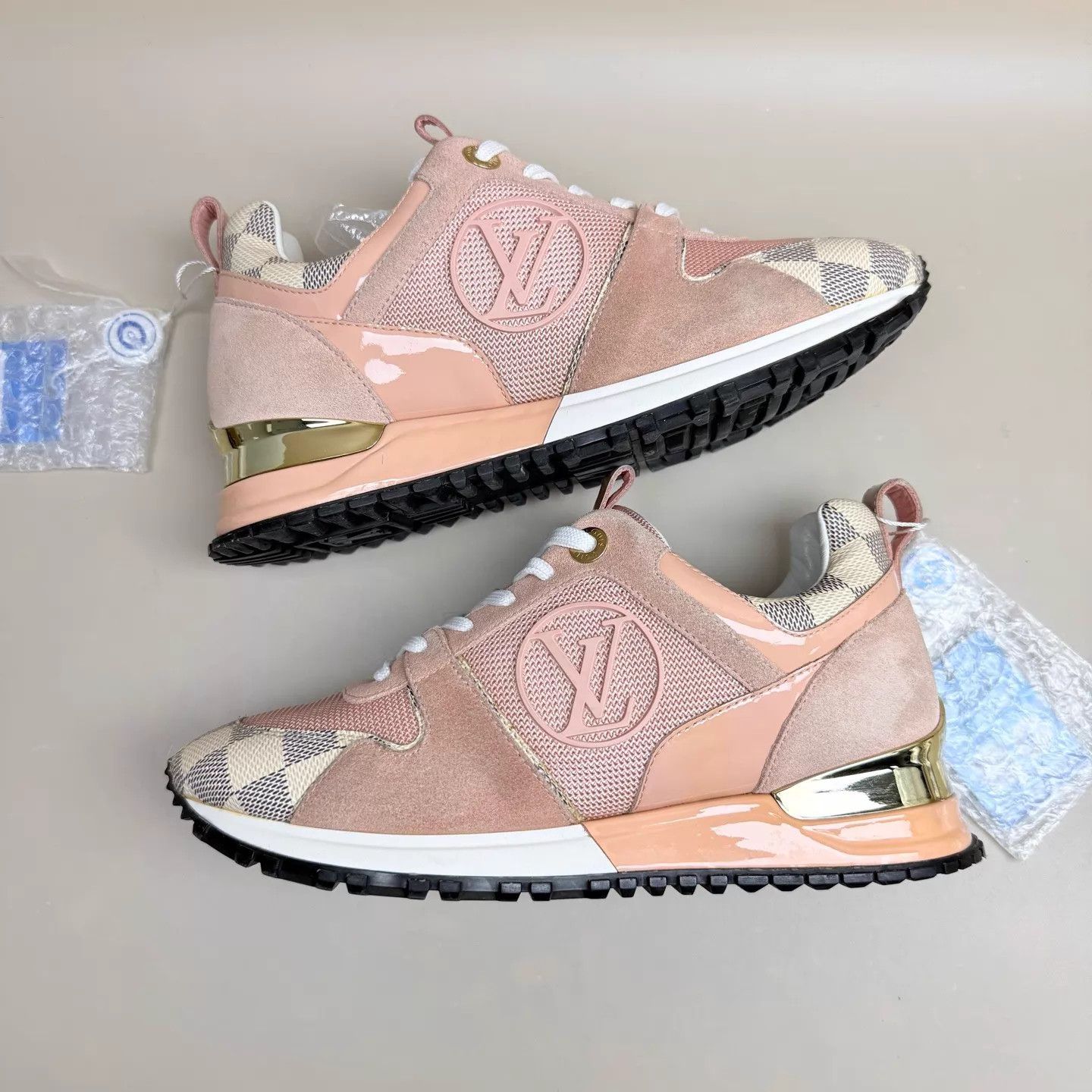 Louis Vuitton LV Run Away White & Pink Checkerboard Sneaker 35 99 New Size US 4.5 / IT 34.5 - 5 Thumbnail