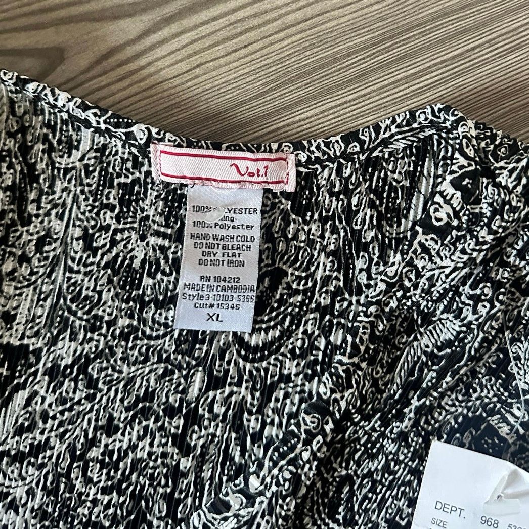 Other volume 1 floral black white babydoll tank top Size XL / US 12-14 / IT 48-50 - 3 Thumbnail
