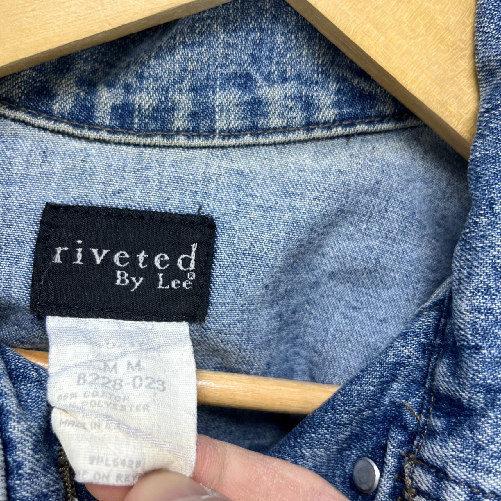 Lee VINTAGE Lee Riveted Denim Jacket Womens M Blue Biker Jacket Womens Medium Denim 90s Mens? Size M / US 6-8 / IT 42-44 - 4 Thumbnail