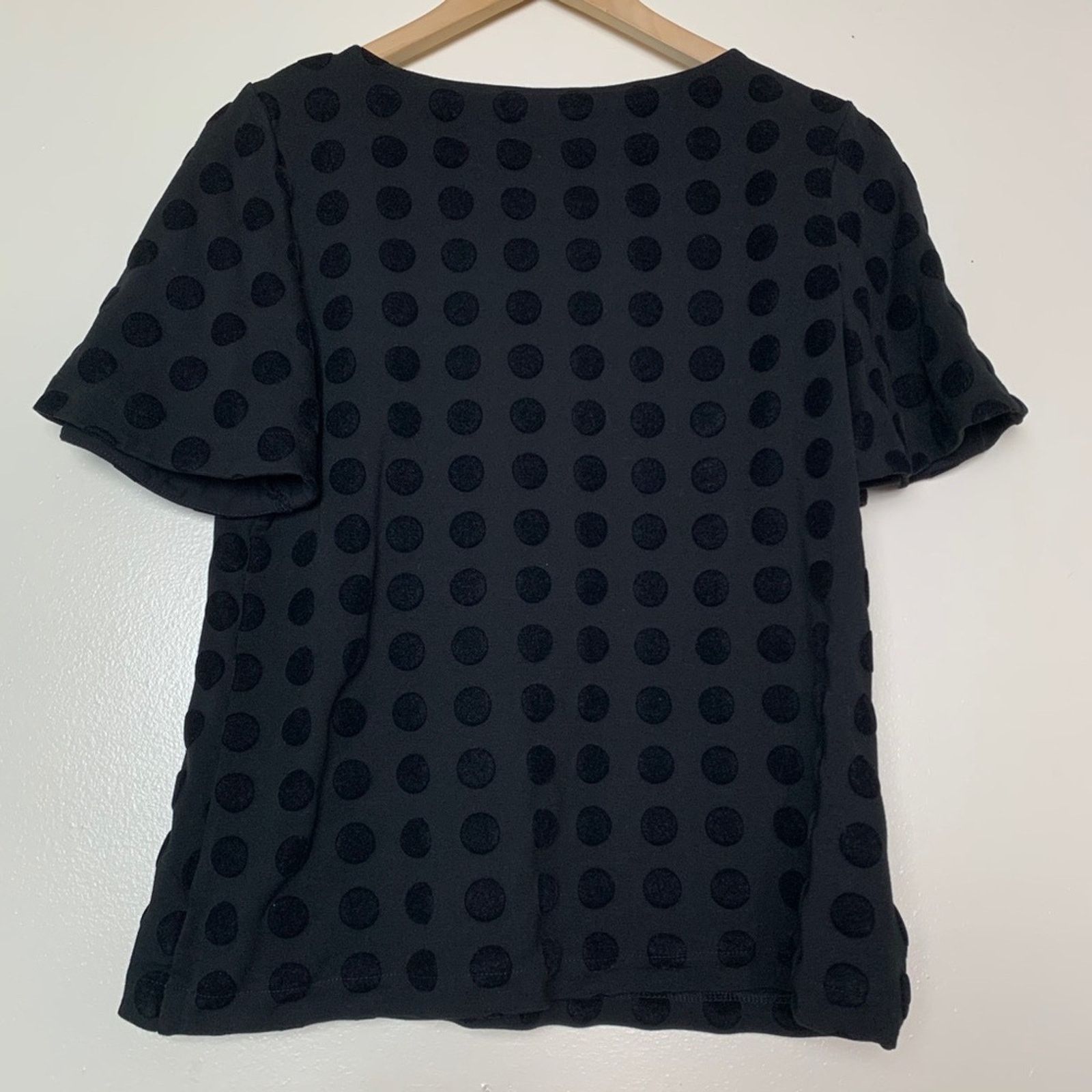 Ann Taylor Black Embossed Polka Dot Flutter Sleeve Women's Size Med Size M / US 6-8 / IT 42-44 - 8 Thumbnail