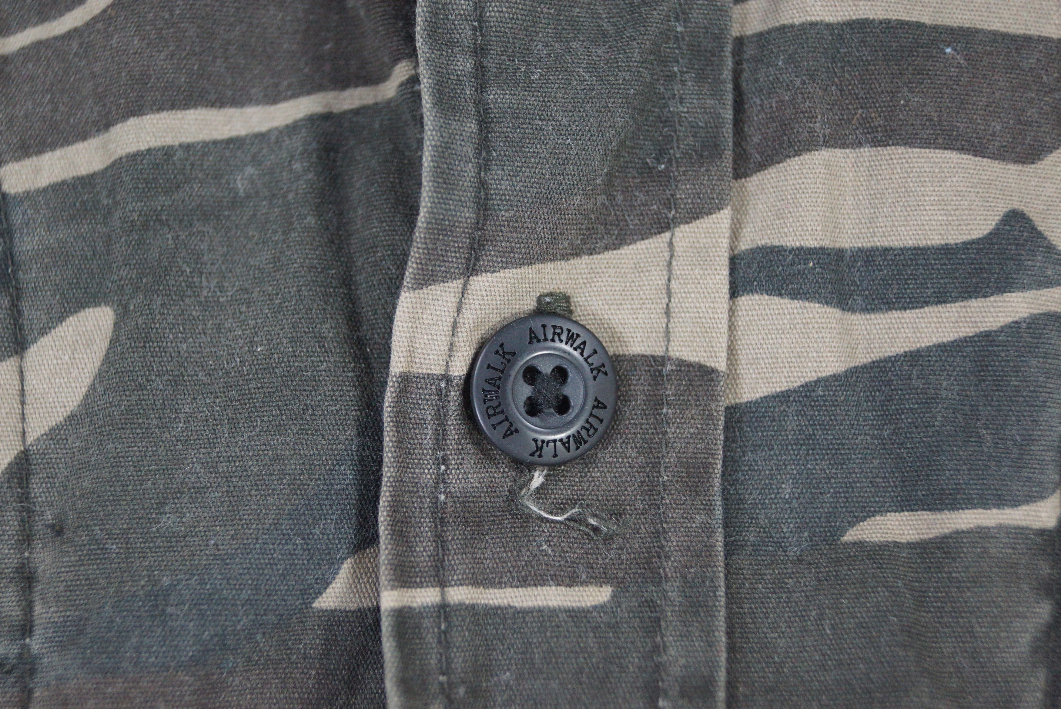 Airwalk × Vintage Vintage Airwalk Jacket Hoodie Camo Nice Design Size US S / EU 44-46 / 1 - 3 Thumbnail