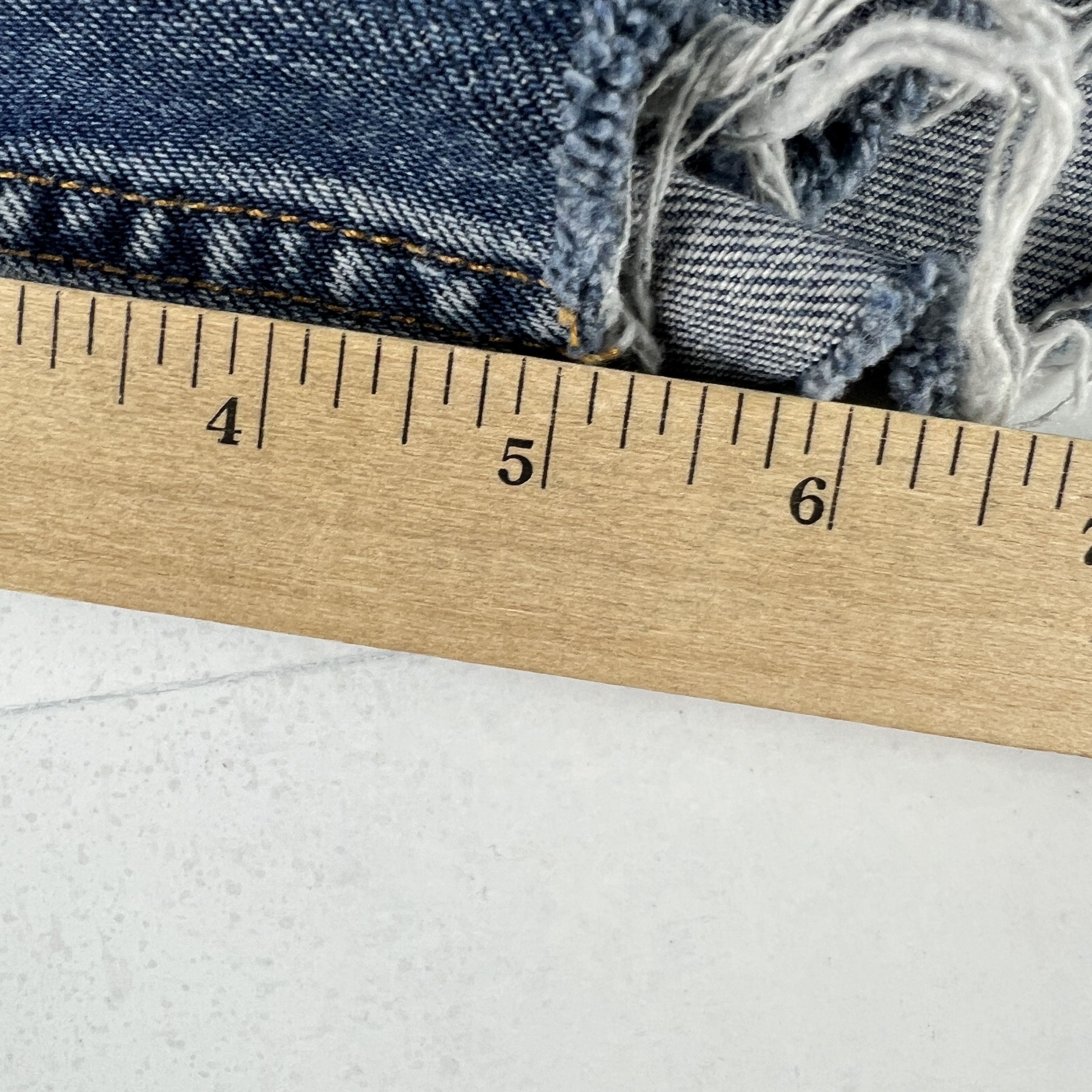 Levi's Y2K Levi's Jean Shorts 550 Faded Cut Off Raw Hem Denim Jorts Size US 33 - 14 Thumbnail