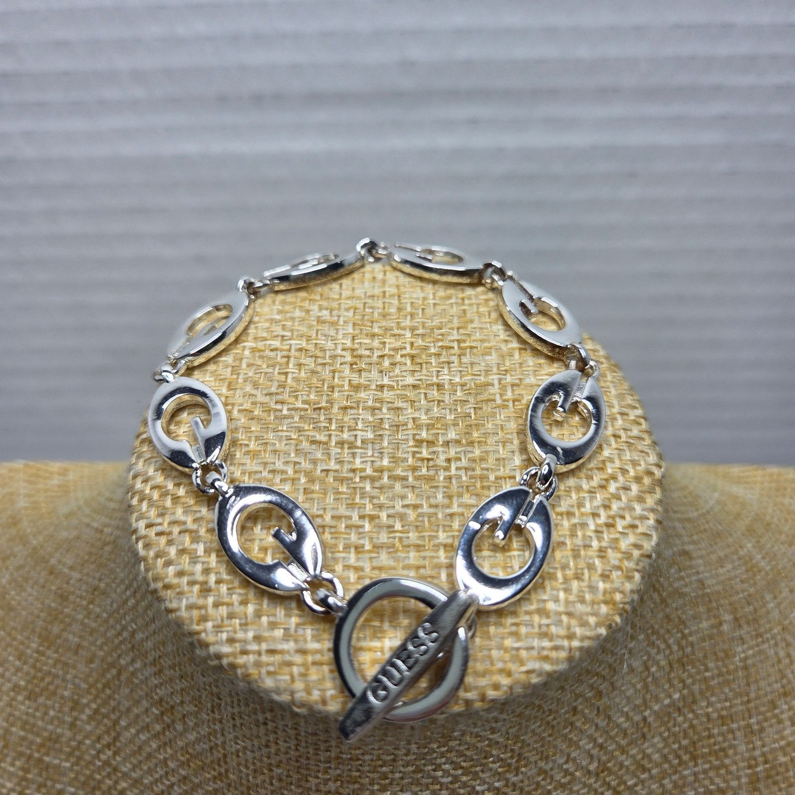 Guess Guess Silver-Tone G Link Toggle Clasp Bracelet Jewelry 7.5" Size ONE SIZE - 4 Thumbnail