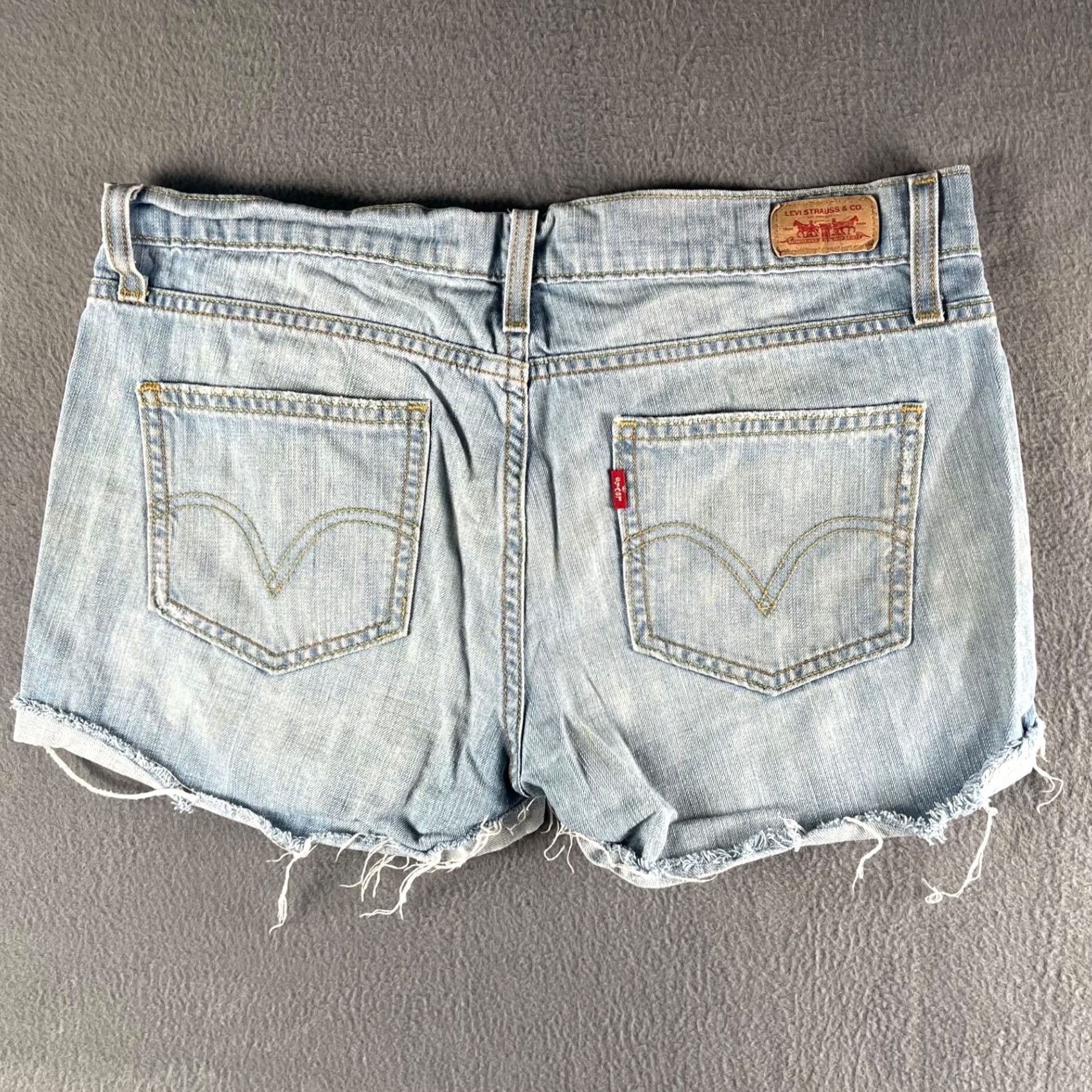 Levi's Levi's 513 Shorts Womens 7 Boyfriend Distressed Denim Blue Micro Mini 80s 90s Bohemian Grunge Motorcycle Hair/Beers?? Size 28" / US 6 / IT 42 - 5 Thumbnail