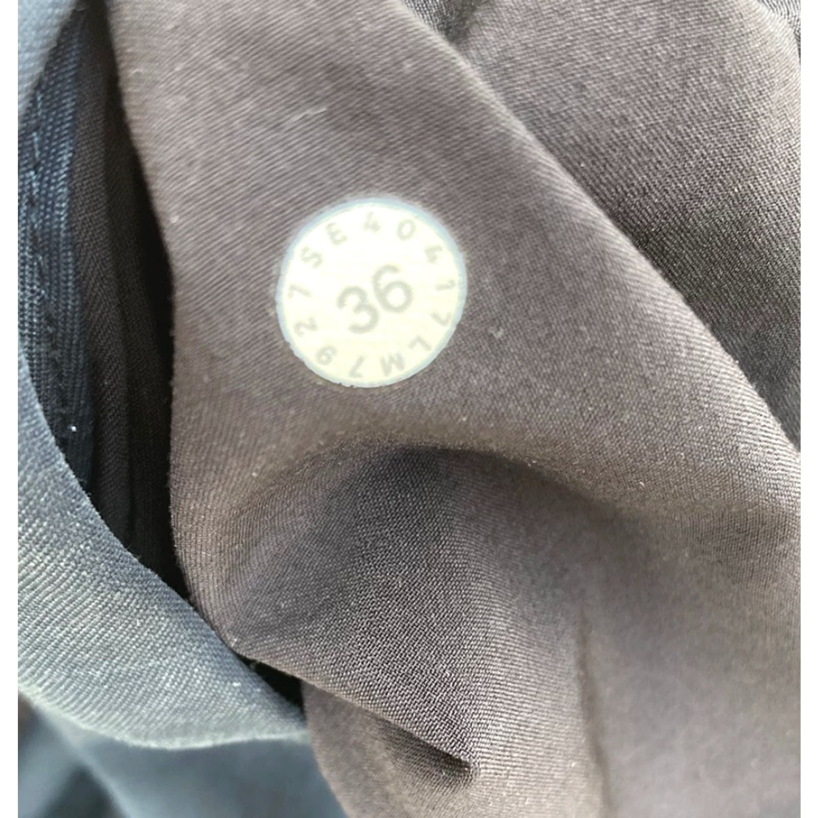 Lululemon VINTAGE? No. Size US 36 / EU 52 - 6 Thumbnail