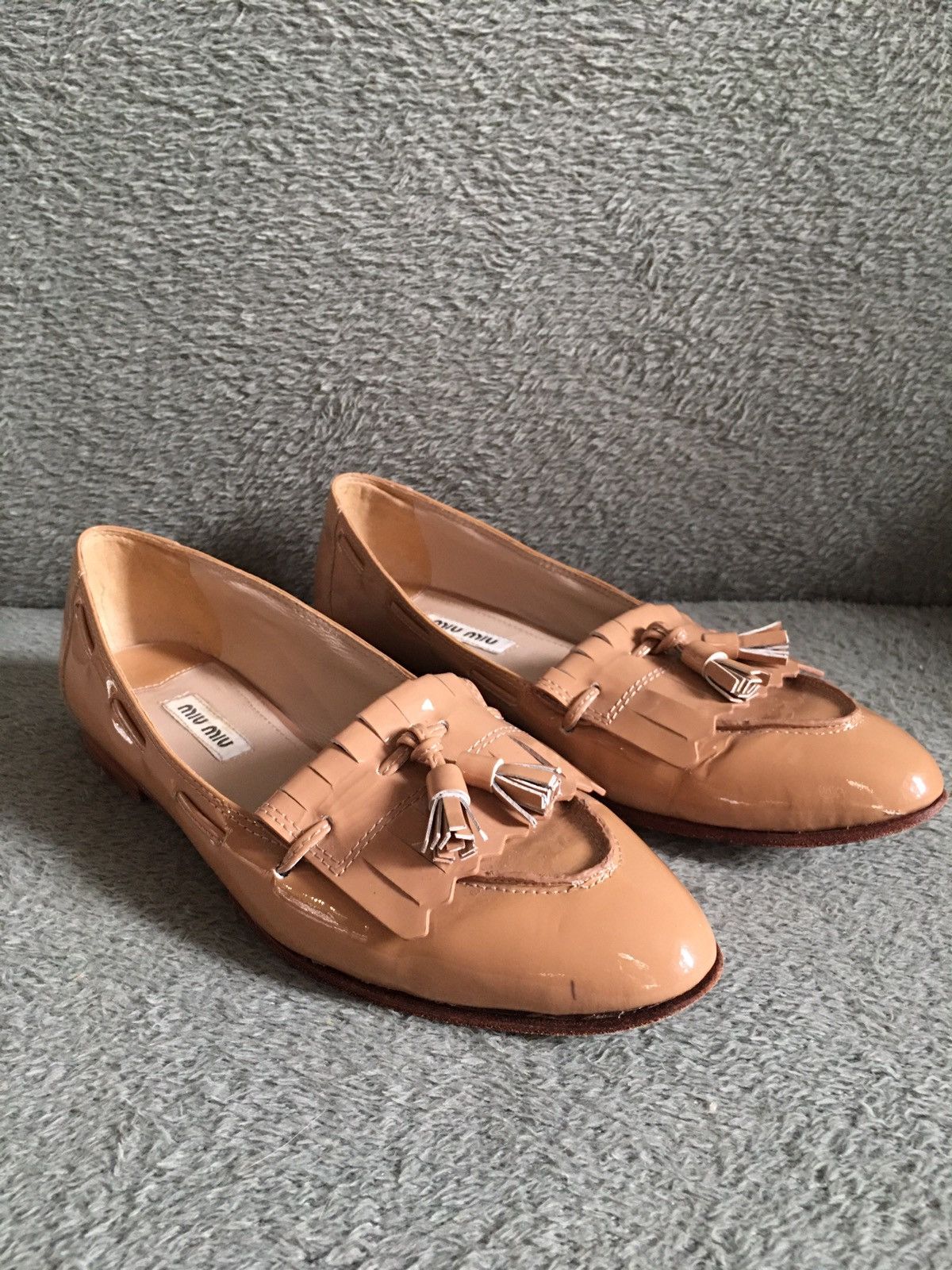 Miu Miu MIU MIU Patent Leather Beige Moccasins Loafers EU37 Size US 7 / IT 37 - 2 Thumbnail