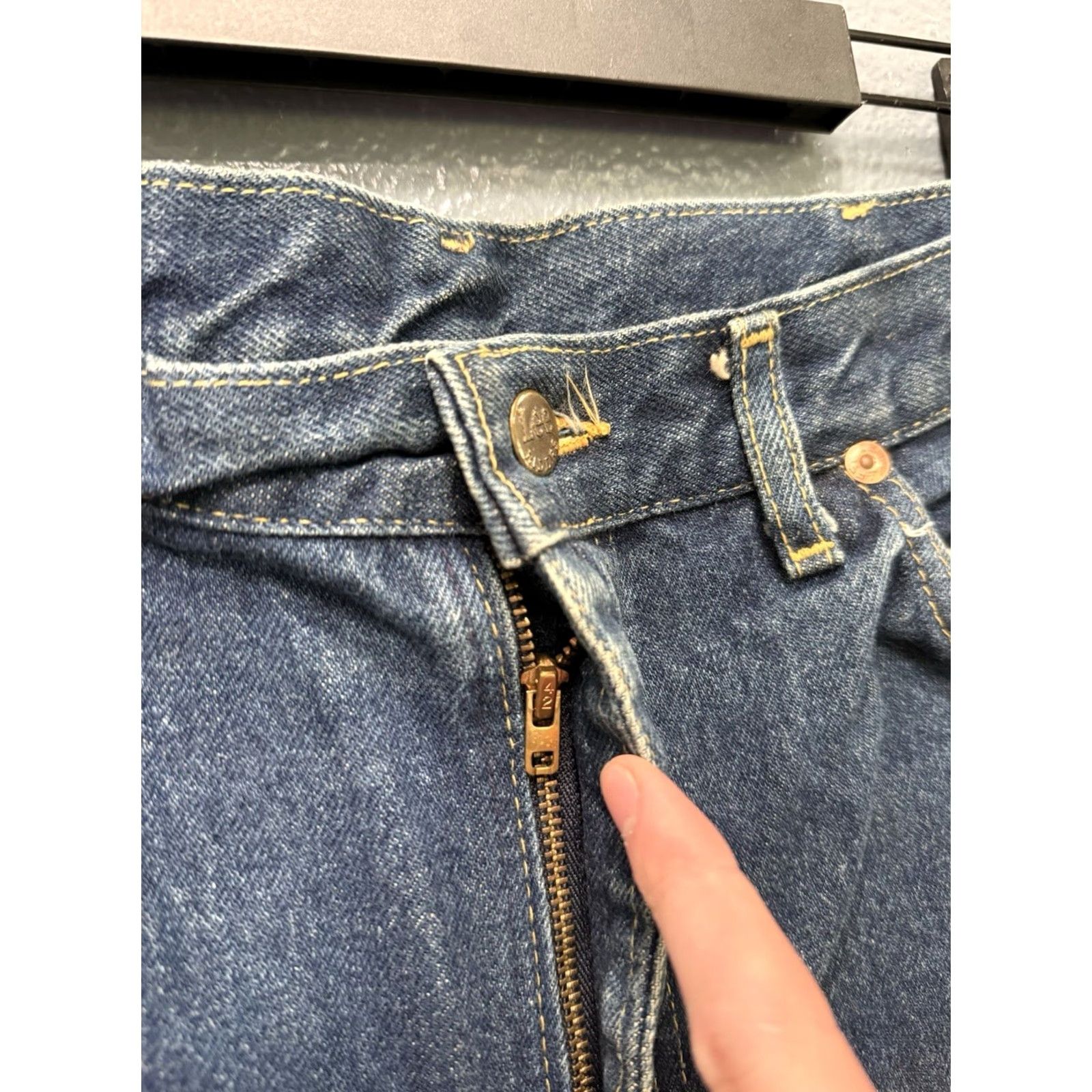 Lee VINTAGE Lee Riders Jeans Dark Wash Indigo Denim 34 33 USA Made Men’s Straight Denim Jeans 34x33 Blue Mens Size US 32 / EU 48 - 6 Thumbnail