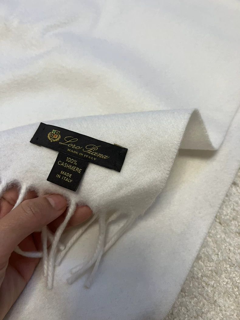 Loro Piana LORO PIANA White tasselled cashmere scarf Size ONE SIZE - 2 Thumbnail
