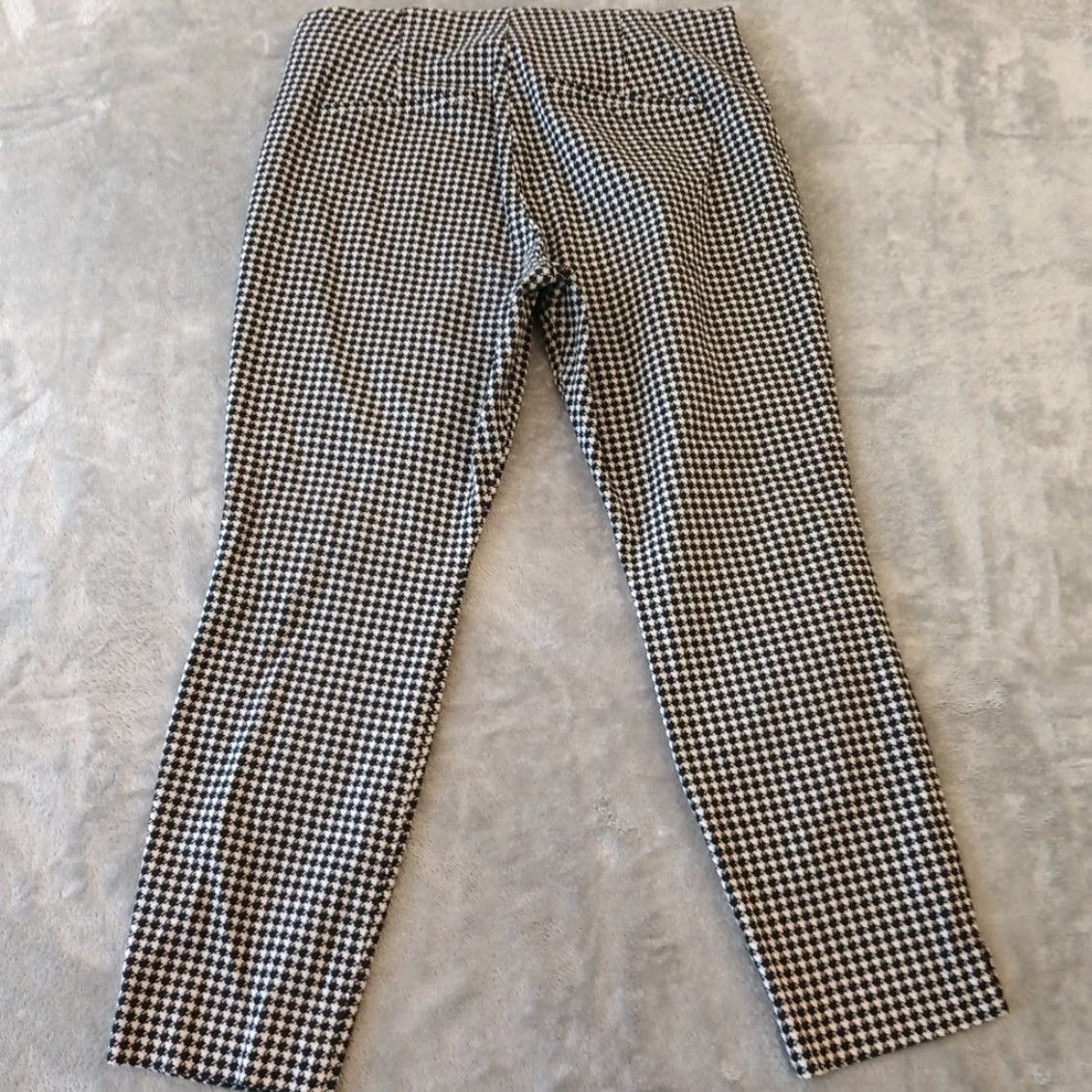 Old Navy Old Navy Pants Womens Size 14 Ankle Black Gray Houndstooth Side Zip 33x24 Straight Size 36" / US 14 / IT 50 - 6 Thumbnail