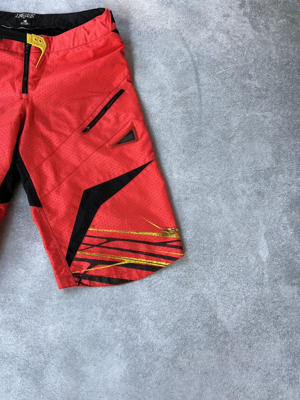Fox Racing Fox Racing Vintage Moto Shorts – Size 36, killer red 🚨. Size US 36 / EU 52 - 5 Thumbnail