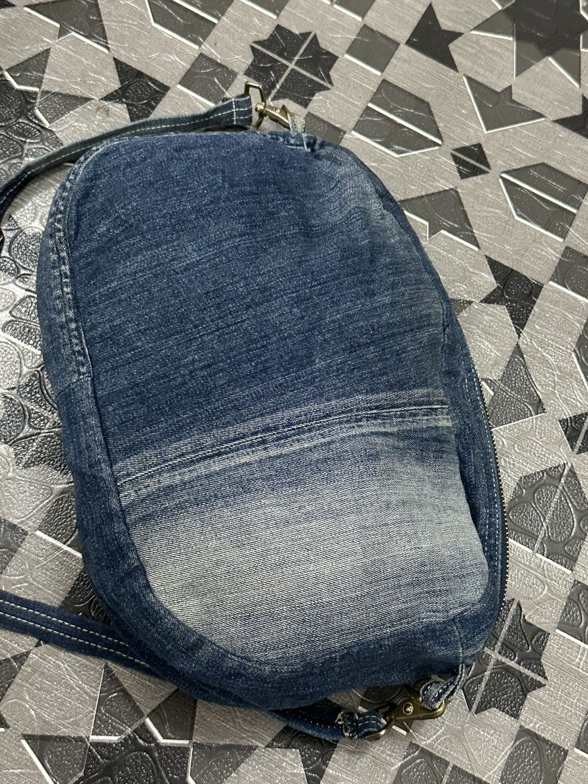 Japanese Brand Rodeo Crown Japanese Brand Reconstruct Sling Bag Size ONE SIZE - 5 Thumbnail