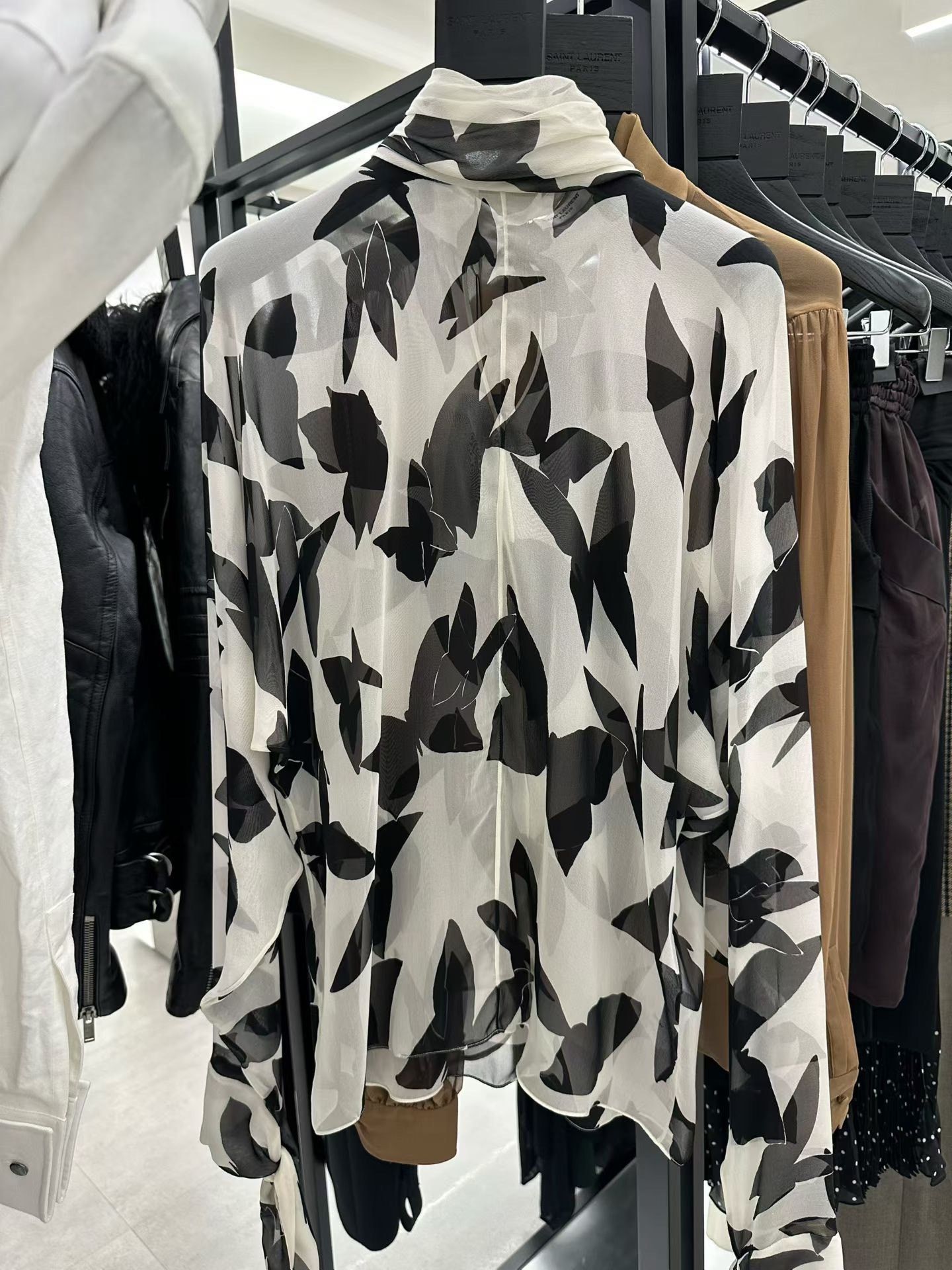 Saint Laurent Paris Saint Laurent Women's Leaf-Patterned Blouse Size XS / US 0-2 / IT 36-38 - 1 Thumbnail