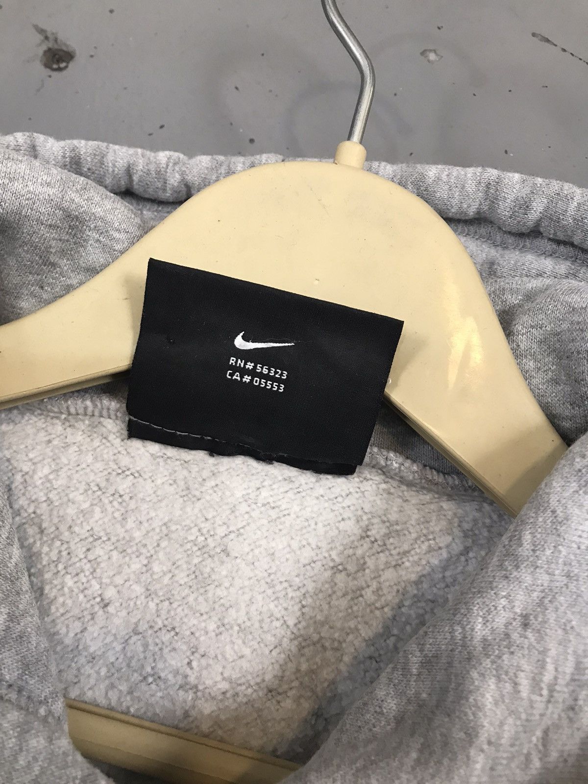 Nike × Vintage Vintage Nike embroidered baggy fit hoodie Size US S / EU 44-46 / 1 - 5 Thumbnail