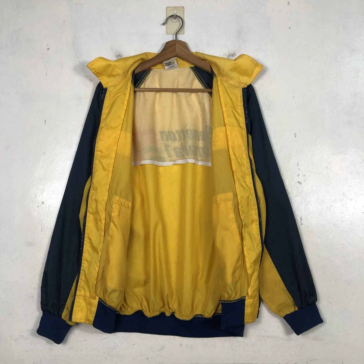 Benetton 📌Vintage Bomber Jacket Benetton Formula 1 Racing Team Logo Size US M / EU 48-50 / 2 - 16 Thumbnail