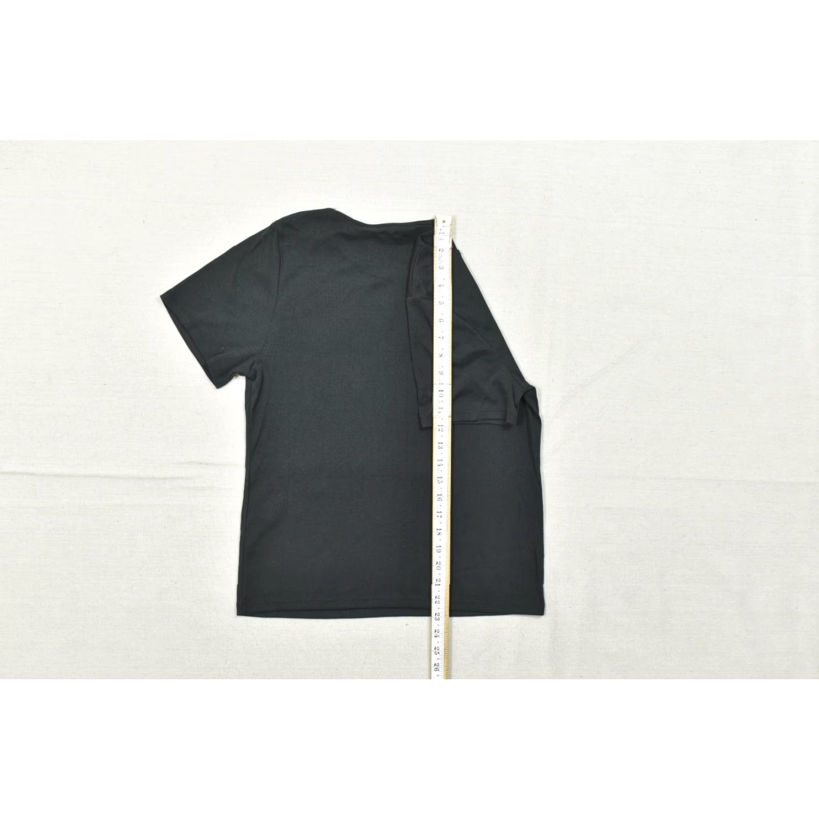 Levi's VINTAGE? No. Levi's Women XL Black Ribbed Short Sleeve Crew Neck Tee Slim Fit All-Day Shirt Size 40" / US 18 - 6 Thumbnail