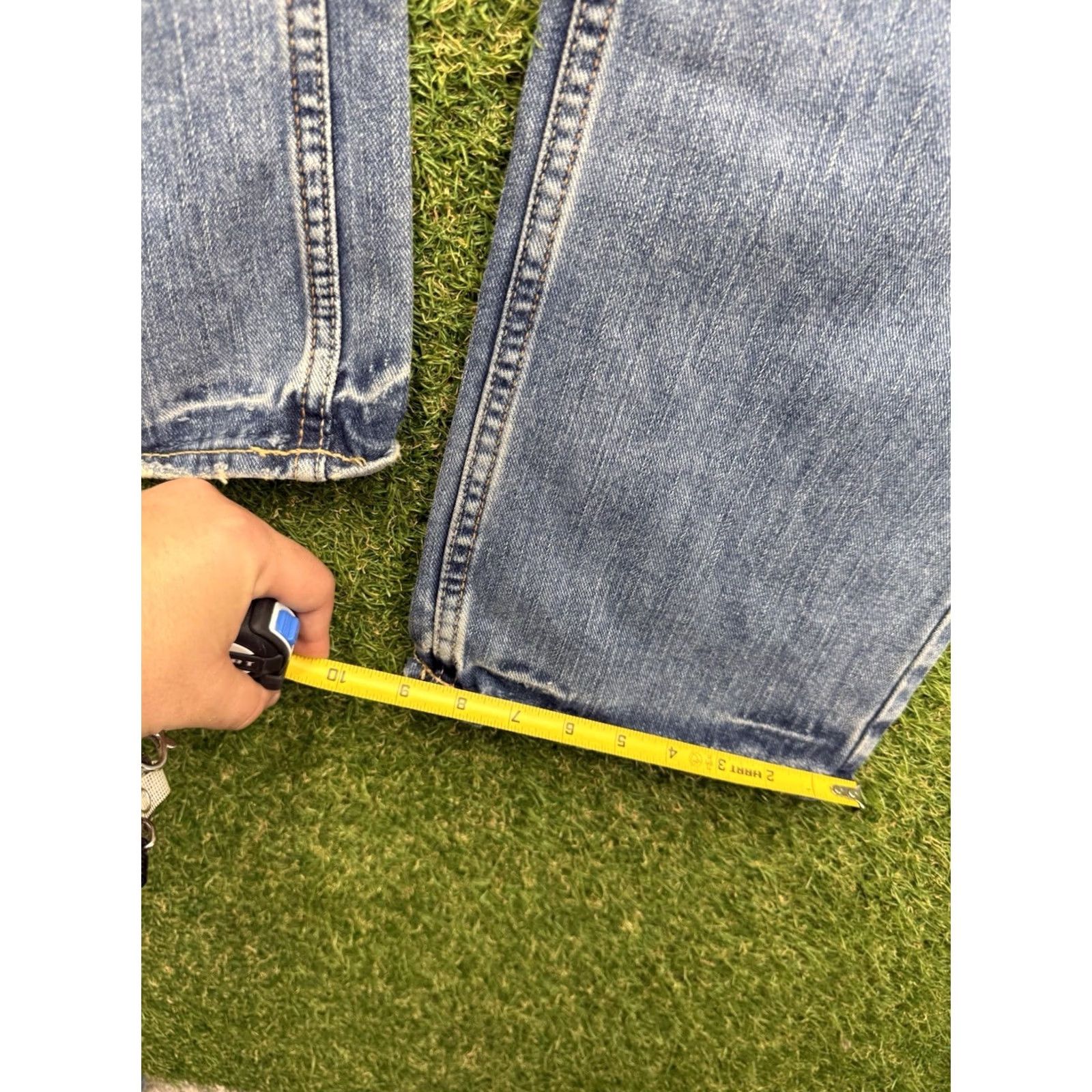 American Eagle Outfitters American Eagle Outfitters Jeans Mens 33x32 Blue Denim 5-Pocket Relaxed Bootcut Mid Rise 100% Cotton Leather Logo Size US 33 - 4 Thumbnail