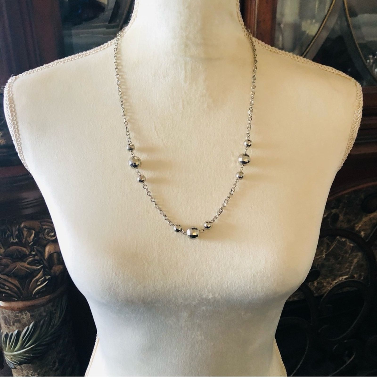 Jewelry Faceted silver sparkle beaded chain necklace Size ONE SIZE - 6 Thumbnail