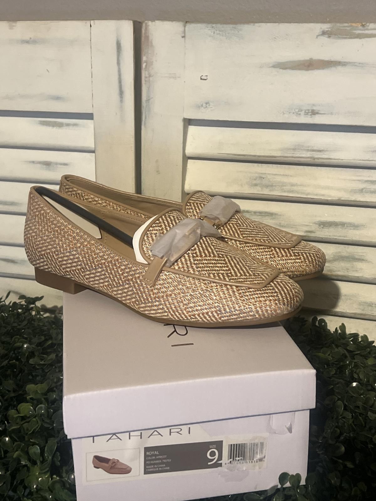 Elie Tahari Tahari Women's Beige Metallic Loafers Size 9 NIB Size US 9 / IT 39 - 6 Thumbnail