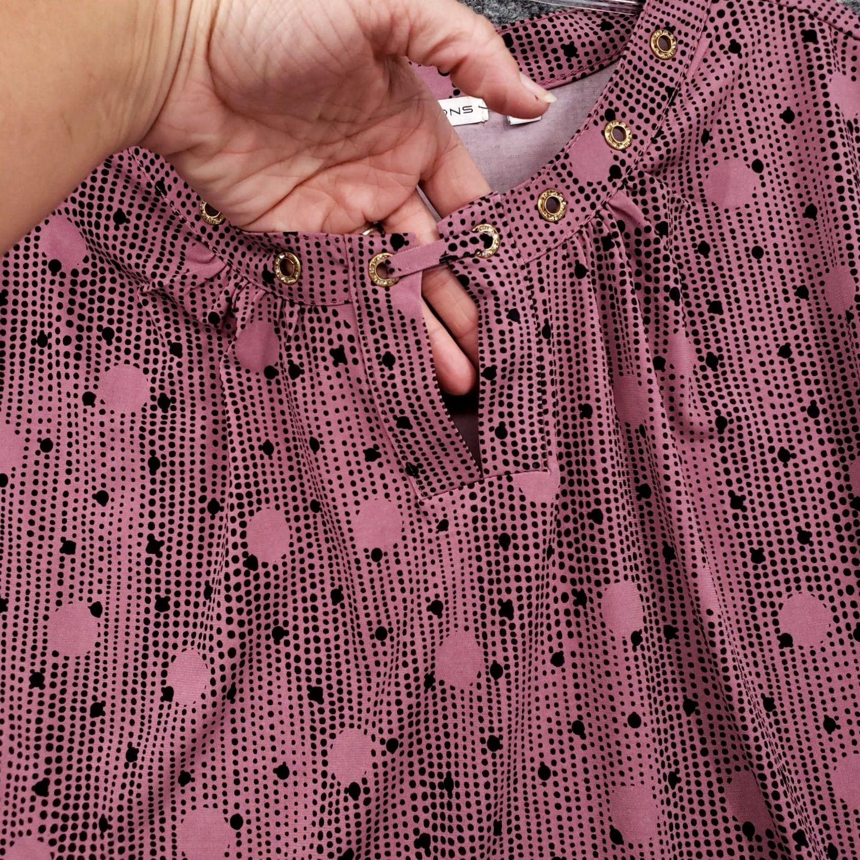 Vintage Notations Blouse Women Petites Pink Polka Dot Grommet Keyhole Neck Top Casual Size M / US 6-8 / IT 42-44 - 7 Thumbnail