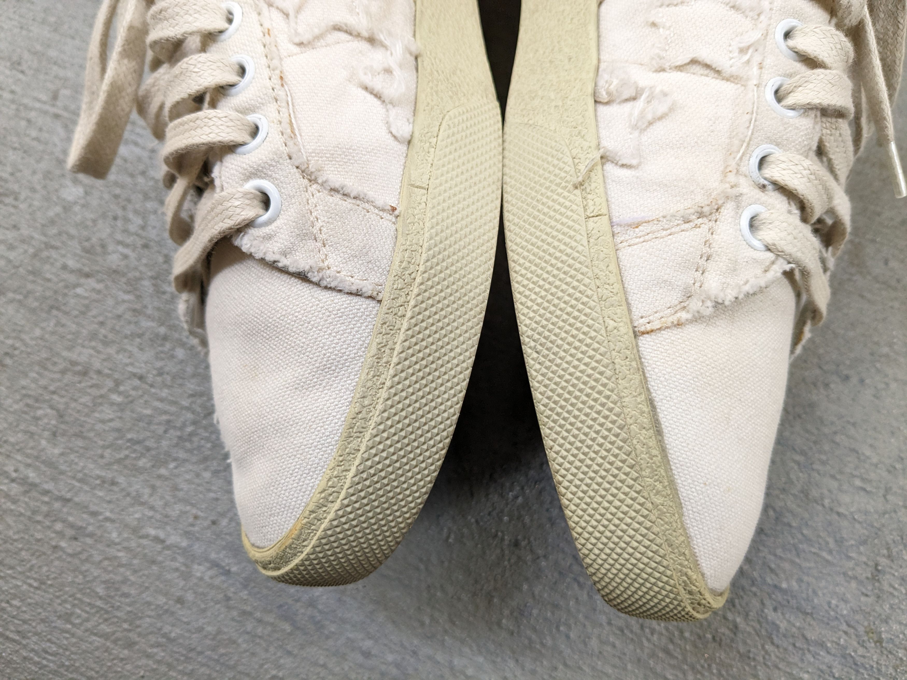 Saint Laurent Paris Saint Laurent SL06 7 40 White Canvas Stars SLP Low Tops Size US 7 / EU 40 - 10 Thumbnail