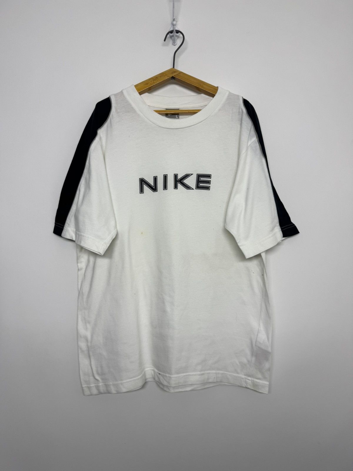 Nike Vintage Y2k Nike Big Logo Swoosh T-Shirt Size US L / EU 52-54 / 3 - 2 Thumbnail
